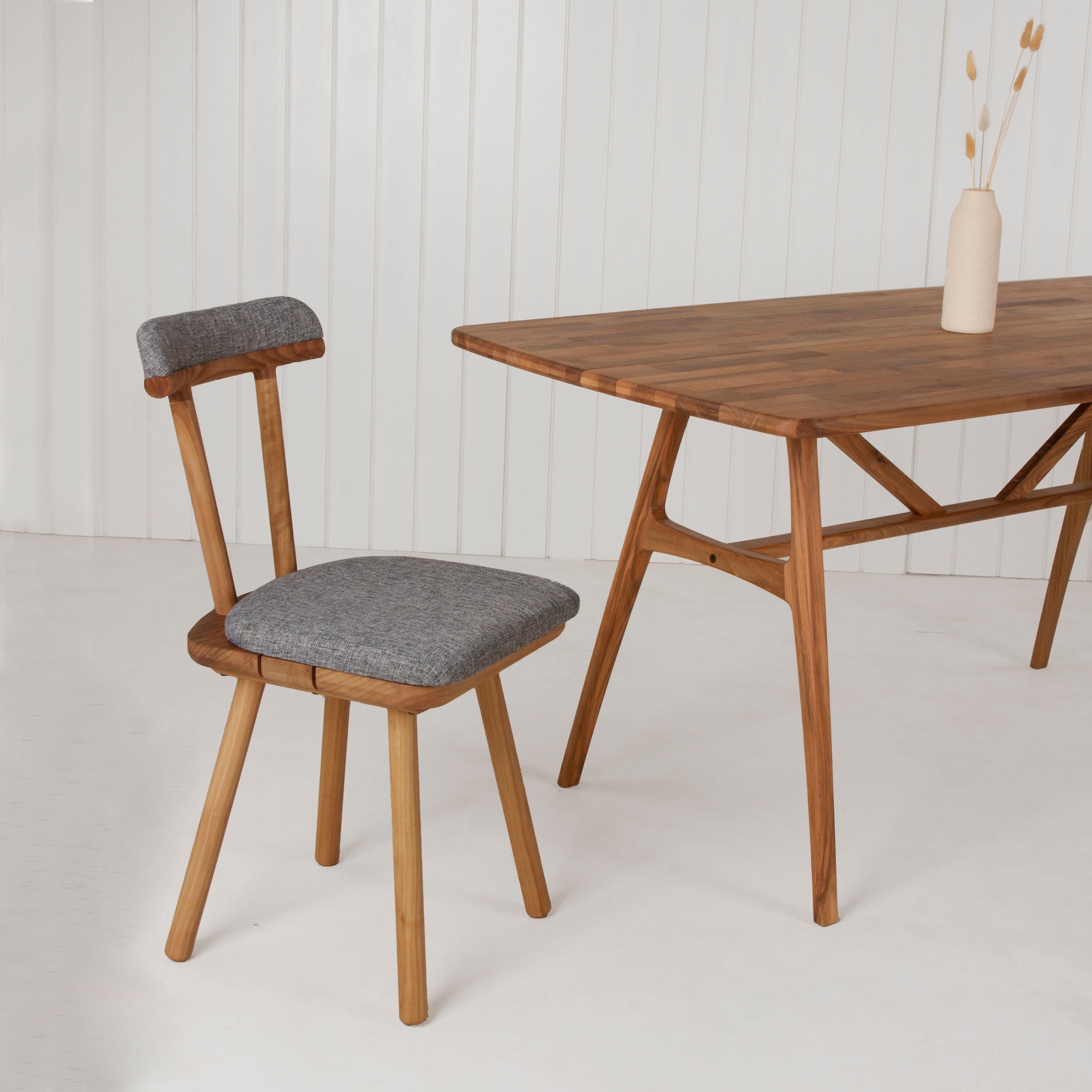 Crown Masif Ceviz Sandalye