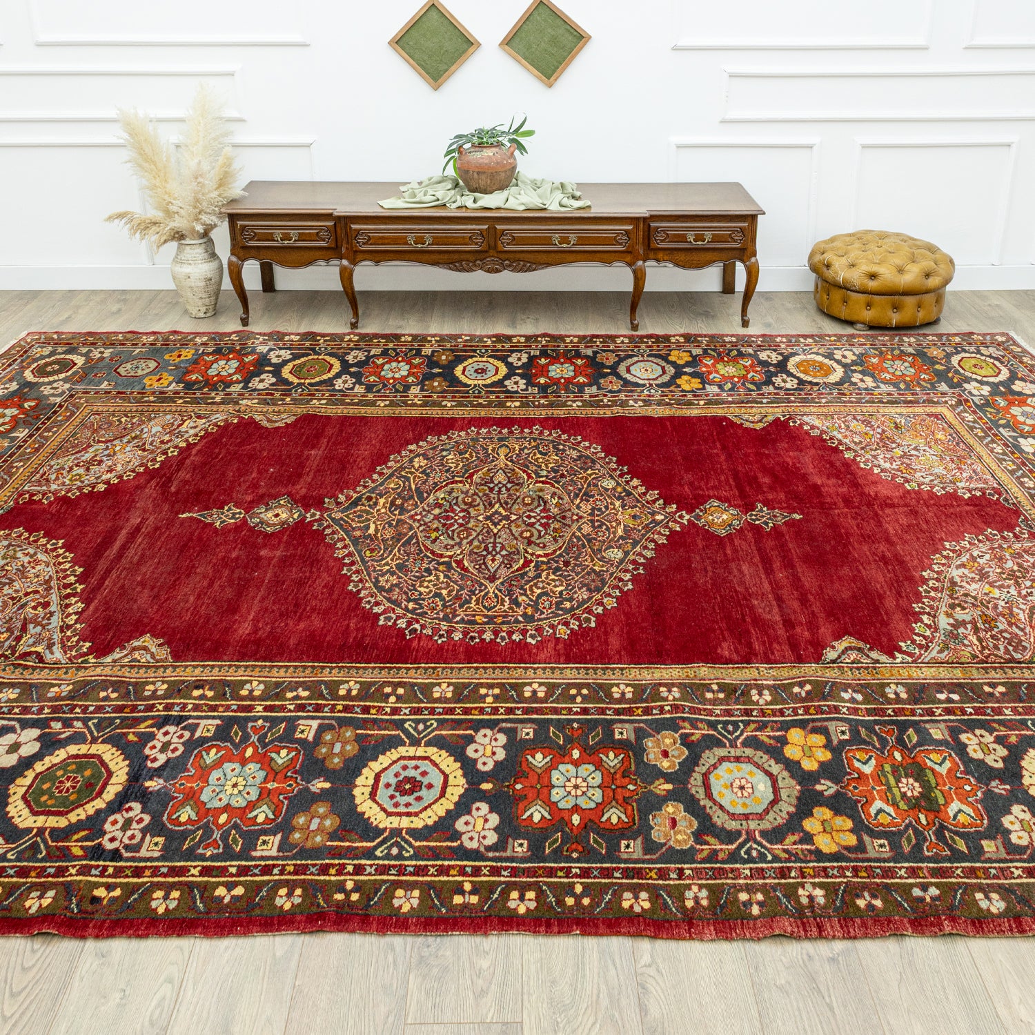 Devin El Dokuma Antika Saray Halısı 387x427 cm