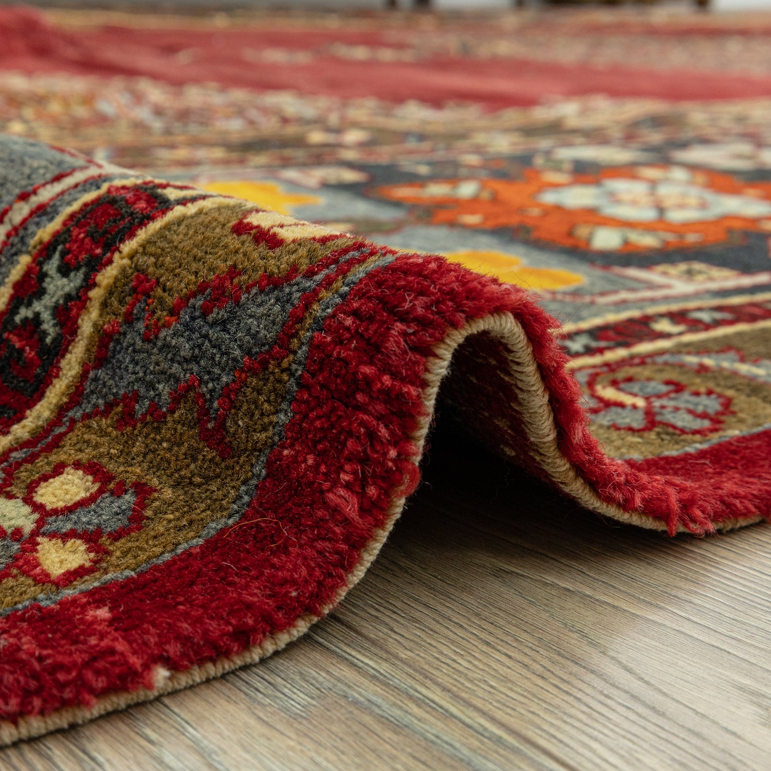 Devin El Dokuma Antika Saray Halısı 387x427 cm