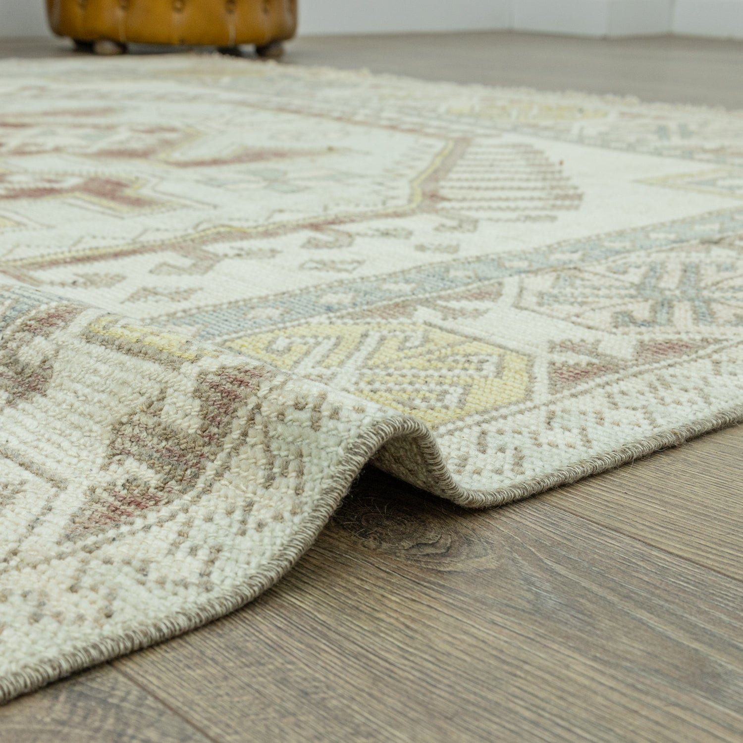 Deyra Rustik Tasarımlı Yün Halı 200x327 cm