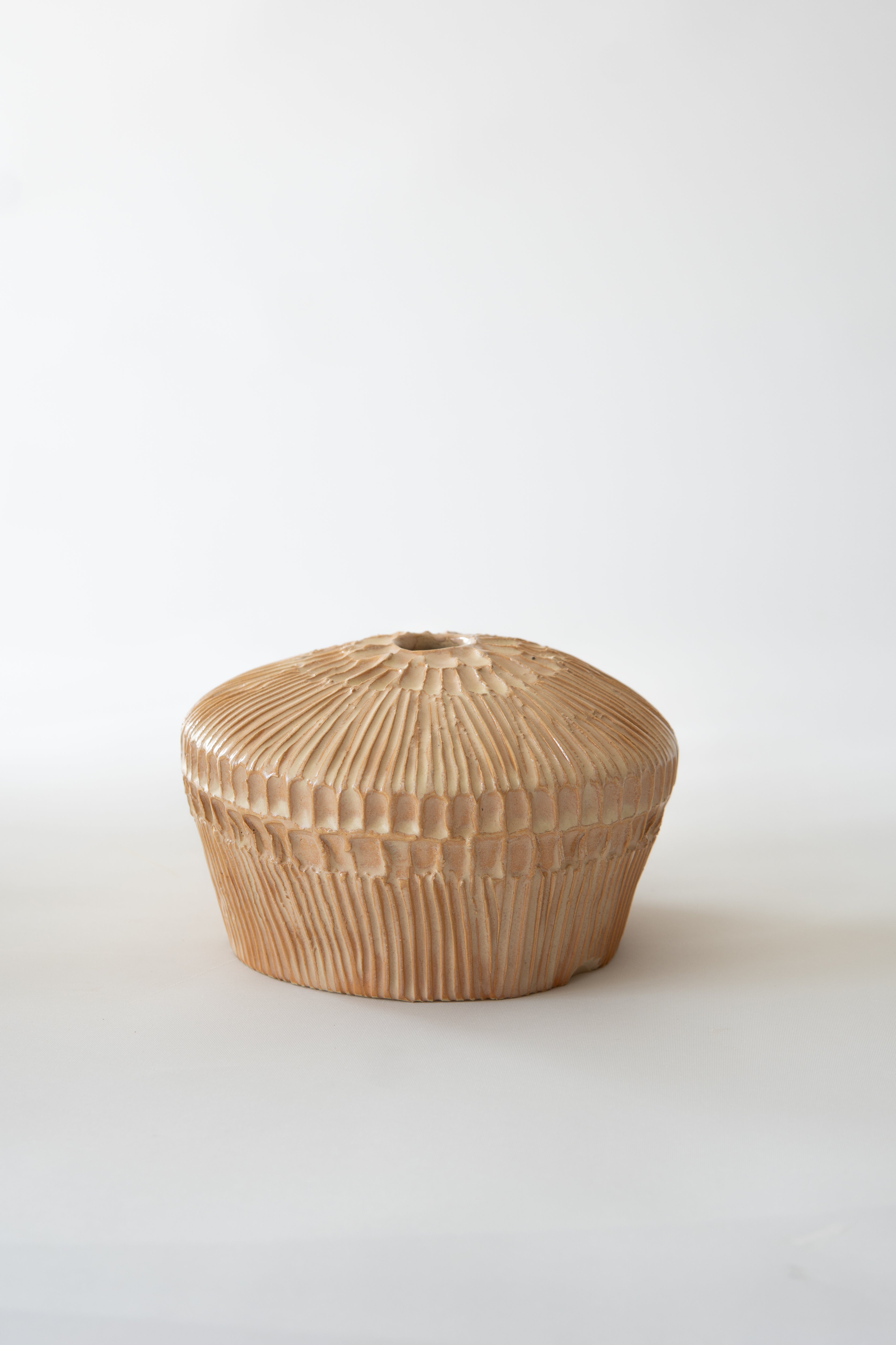 Dokulu Seramik Açık Kum Rengi Vazo