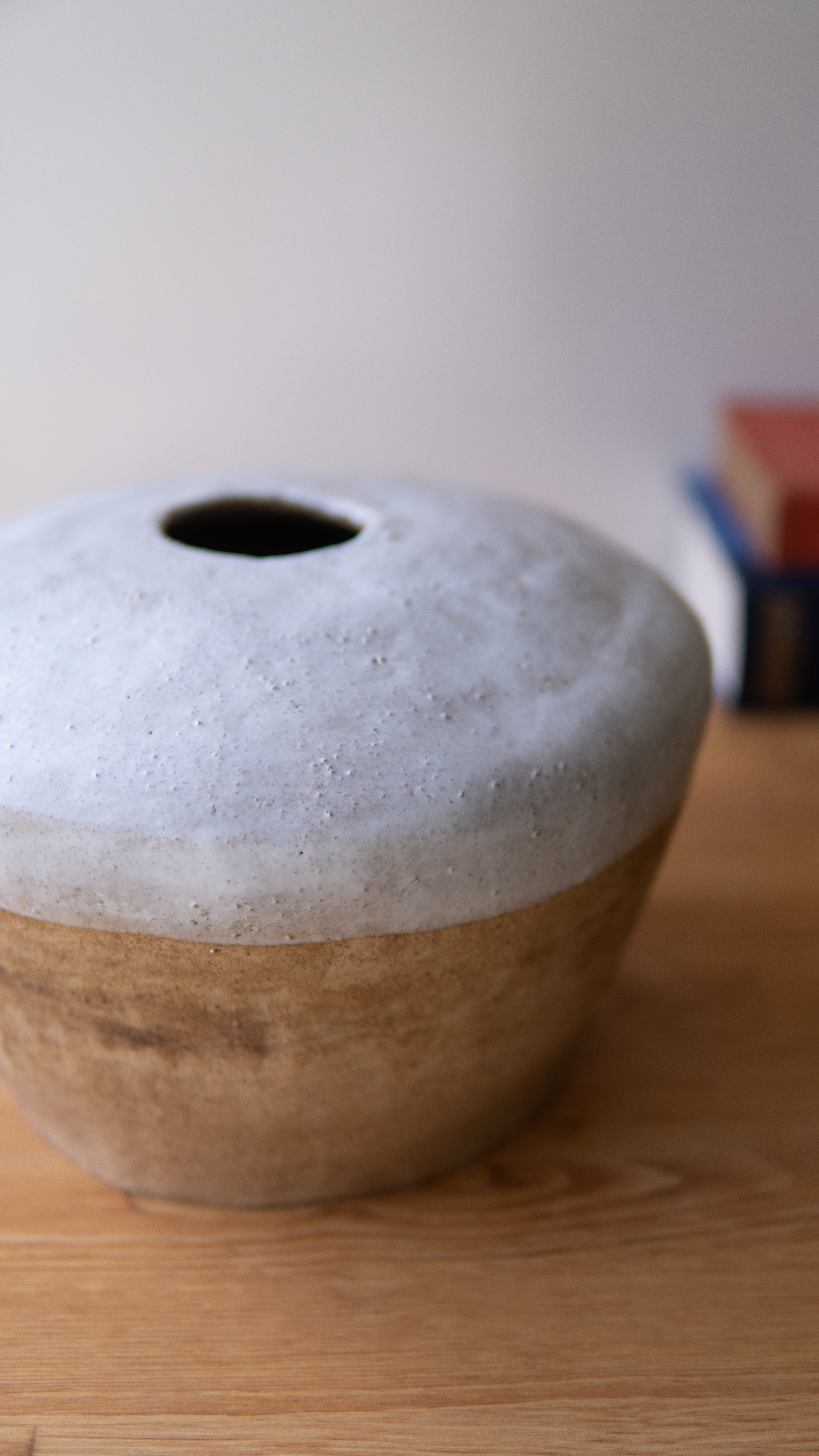 Seramik Beyaz Mat Sır Dokulu Stoneware Vazo