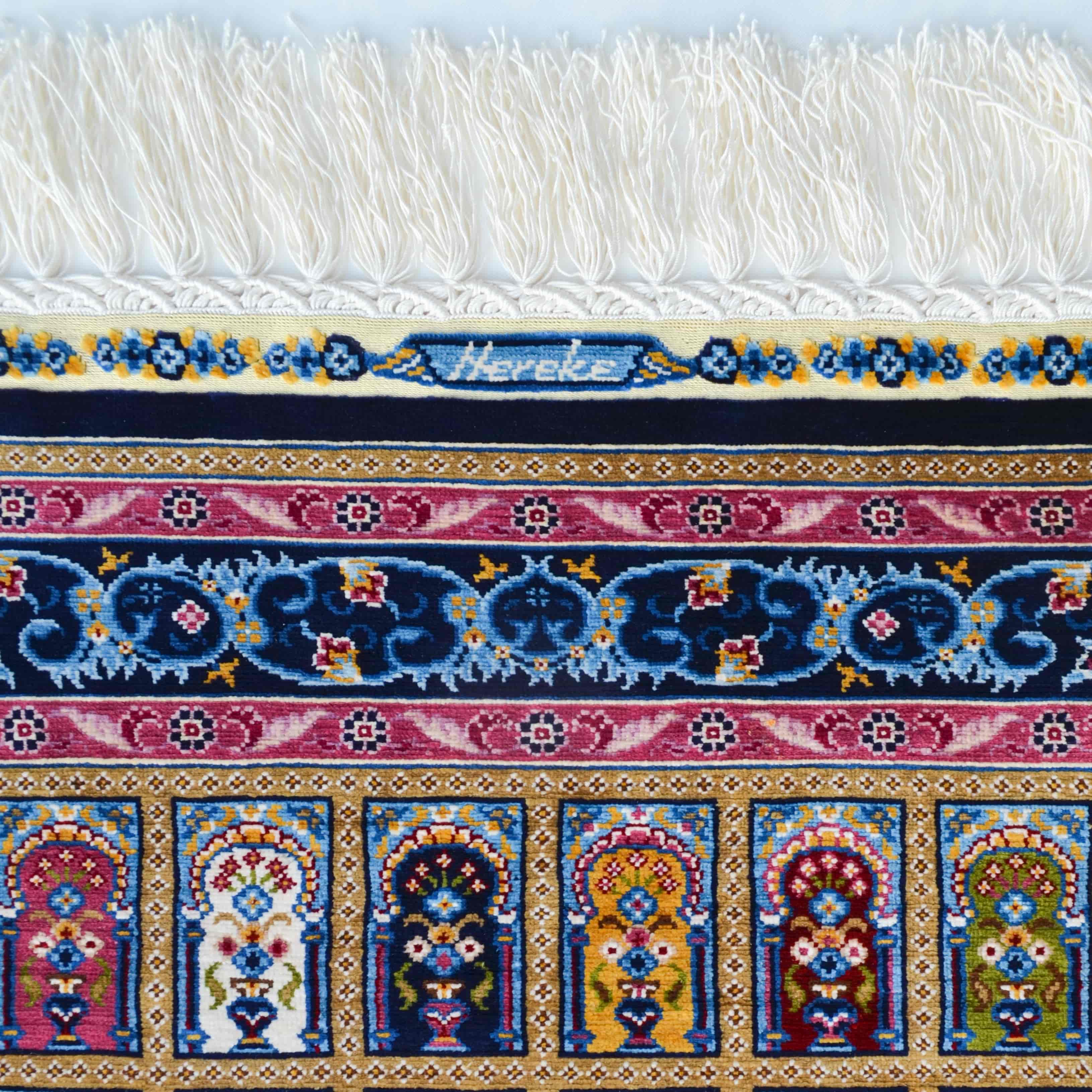 Mihrap Paftalı Saf İpek El Dokuma Duvar Halısı (48x68 cm)