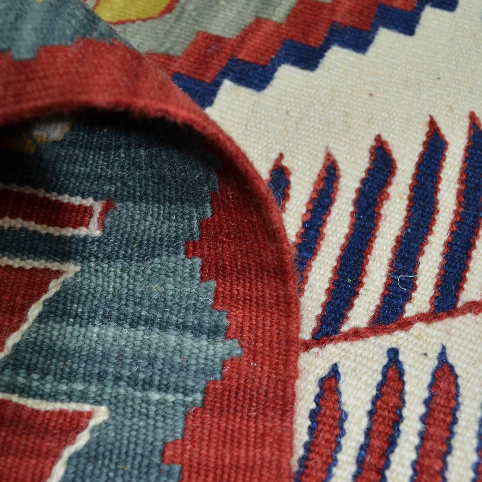 El Dokuma Uşak Kilim