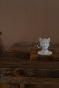 El Yapımı Porselen Kedi Kızı Ahşap Tabanlı Büst Heykel-Heykel-Dua Alali Art-NowShopFun