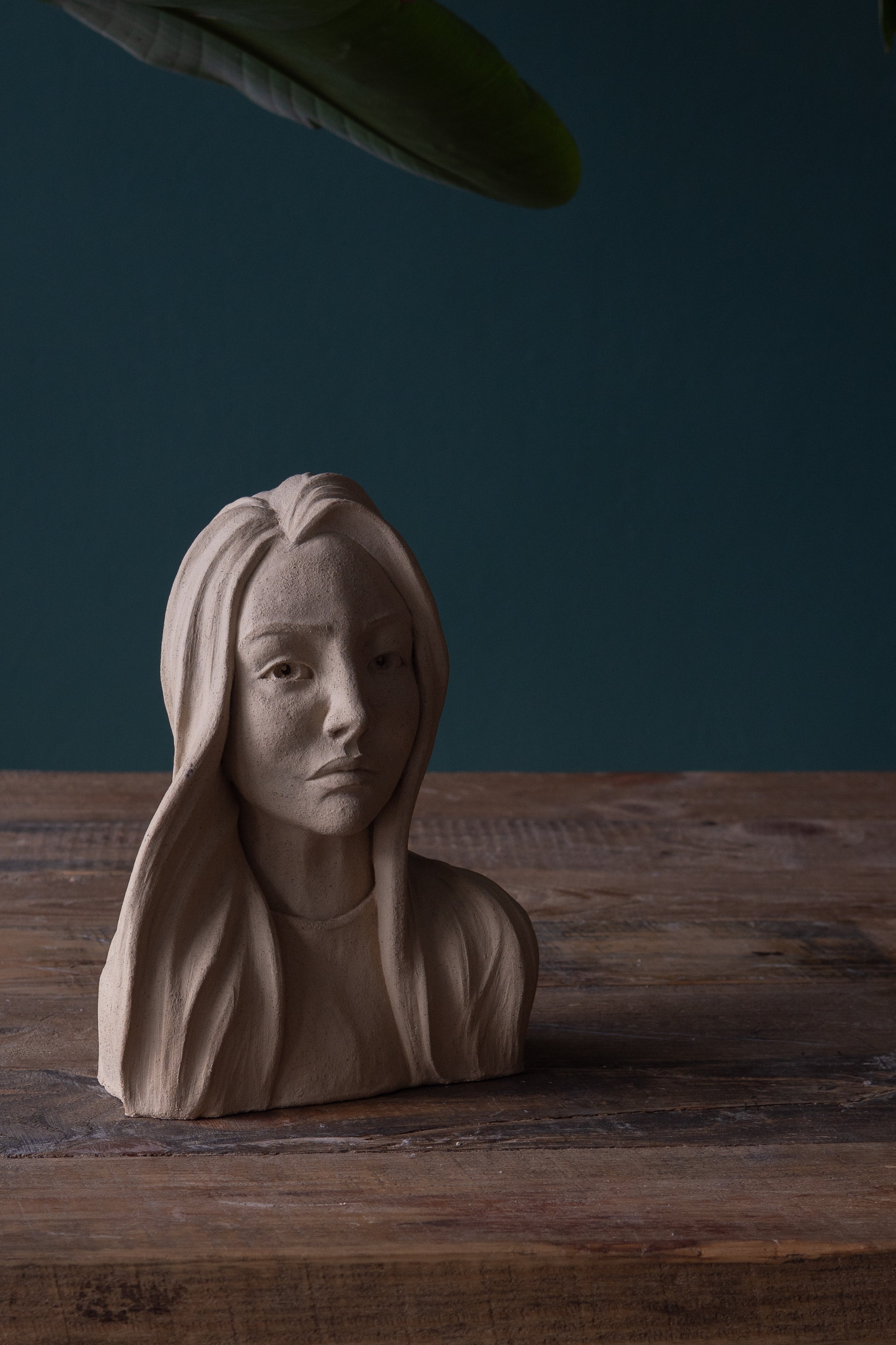 El Yapımı Seramik Büst Doğal Dokulu