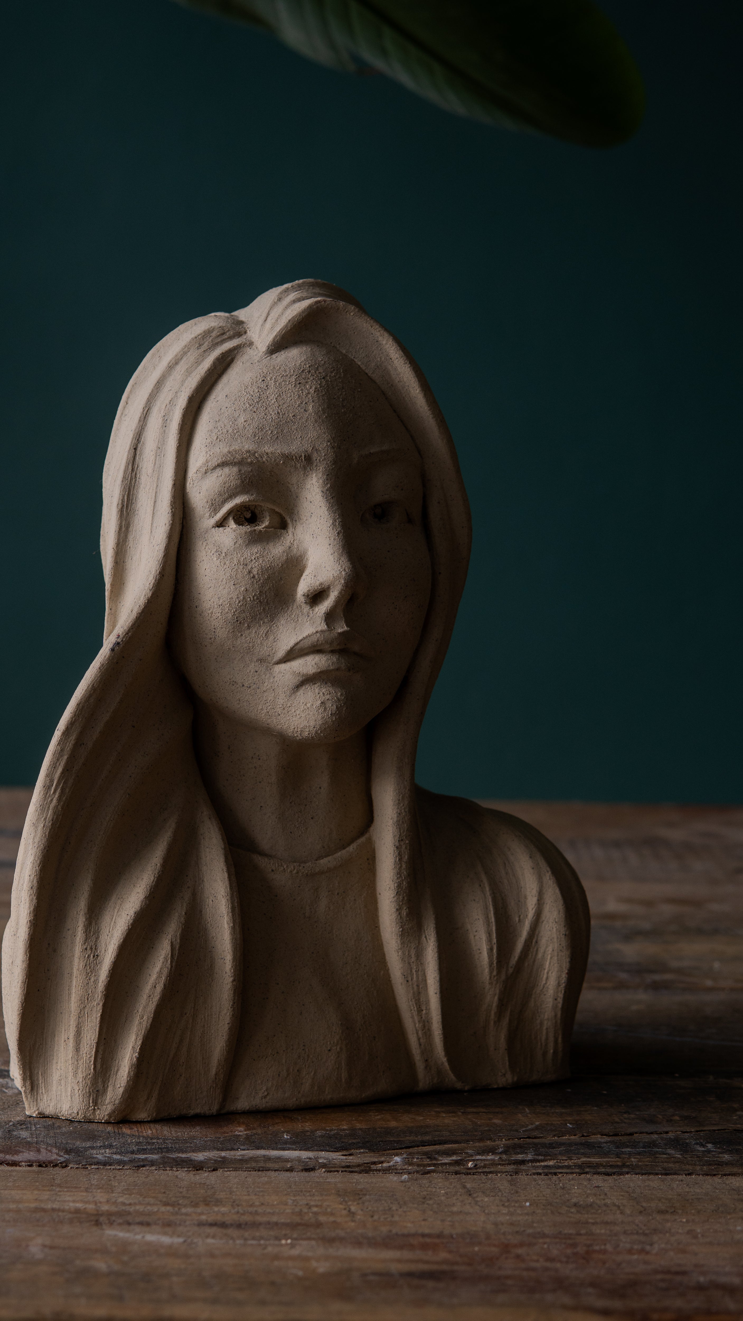 El Yapımı Seramik Büst Doğal Dokulu