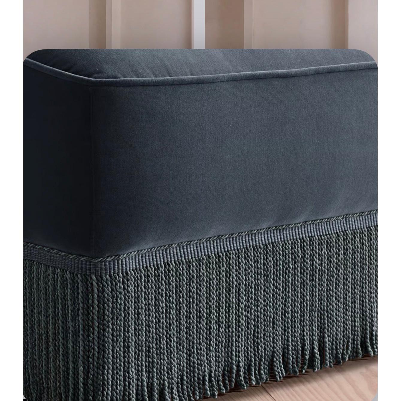 Elena Püsküllü Kadife Koltuk