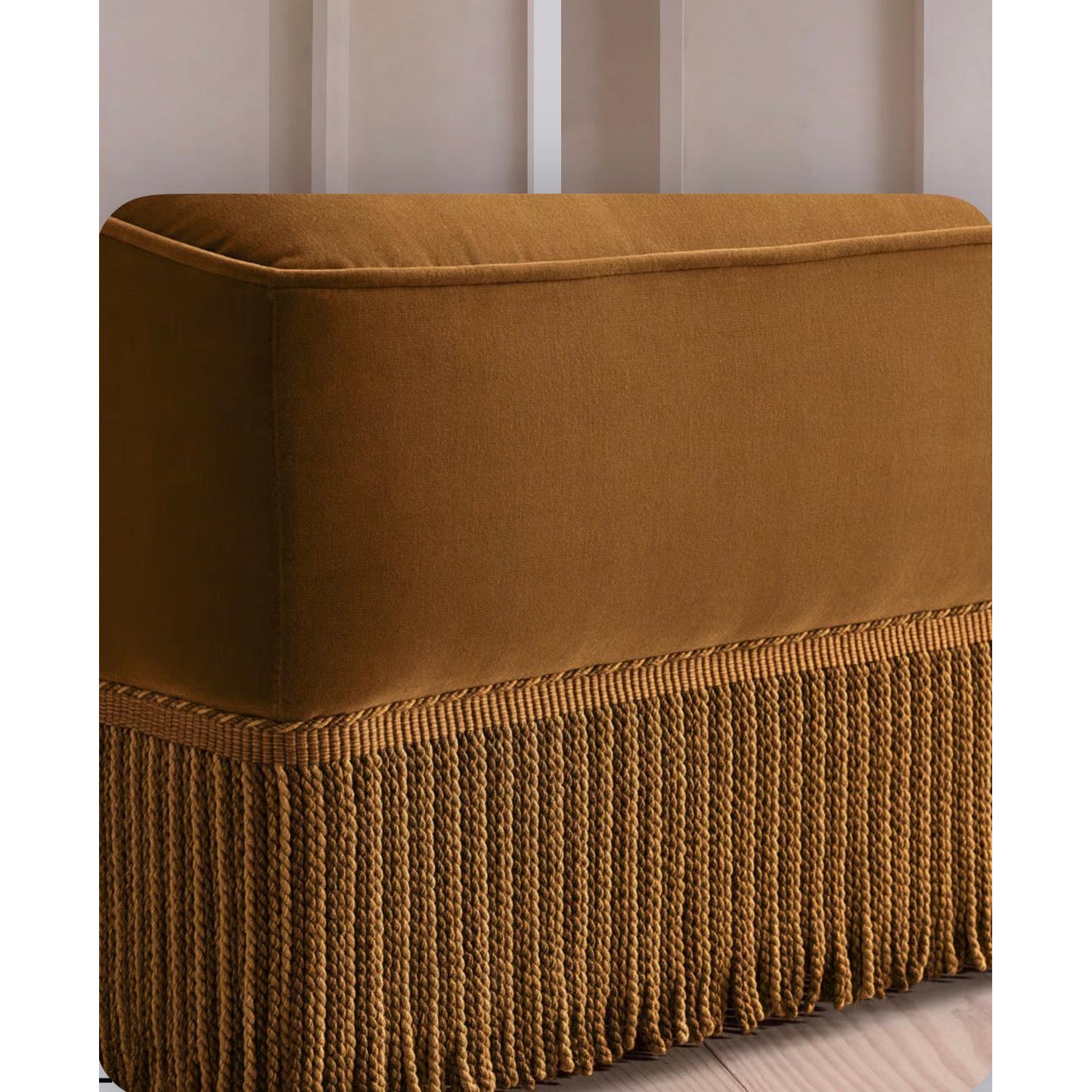 Elena Püsküllü Kadife Koltuk