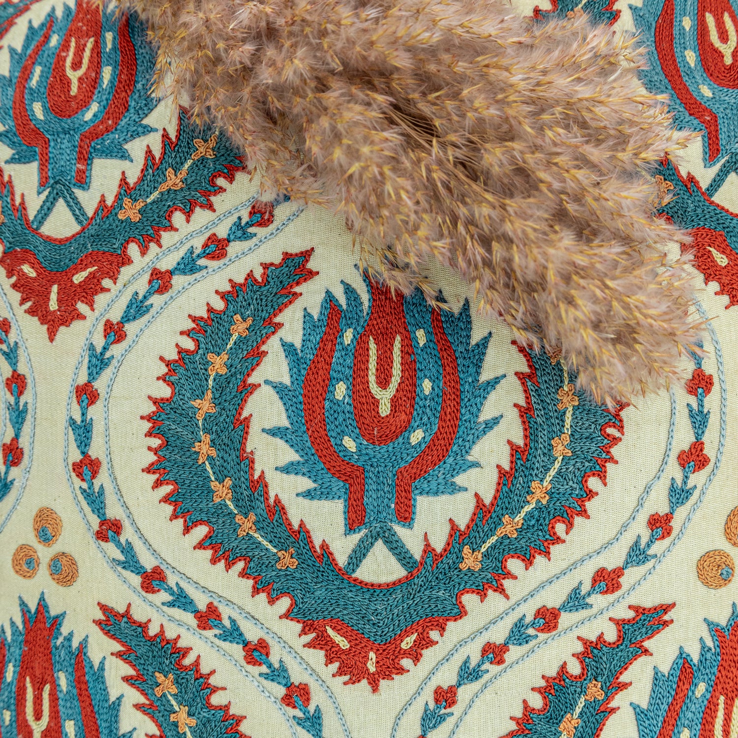 Etrenli Dekoratif İpek Kırlent