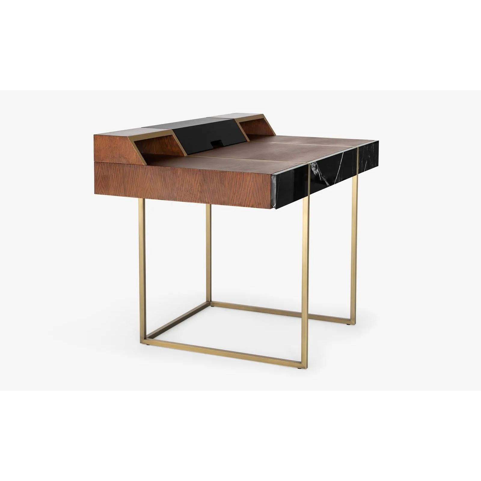 Famed Çalışma Masası