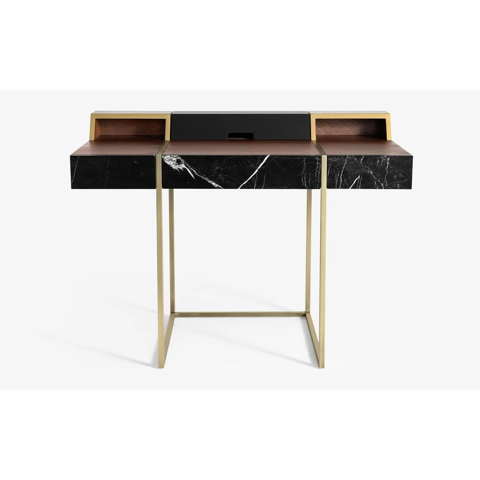 Famed Çalışma Masası