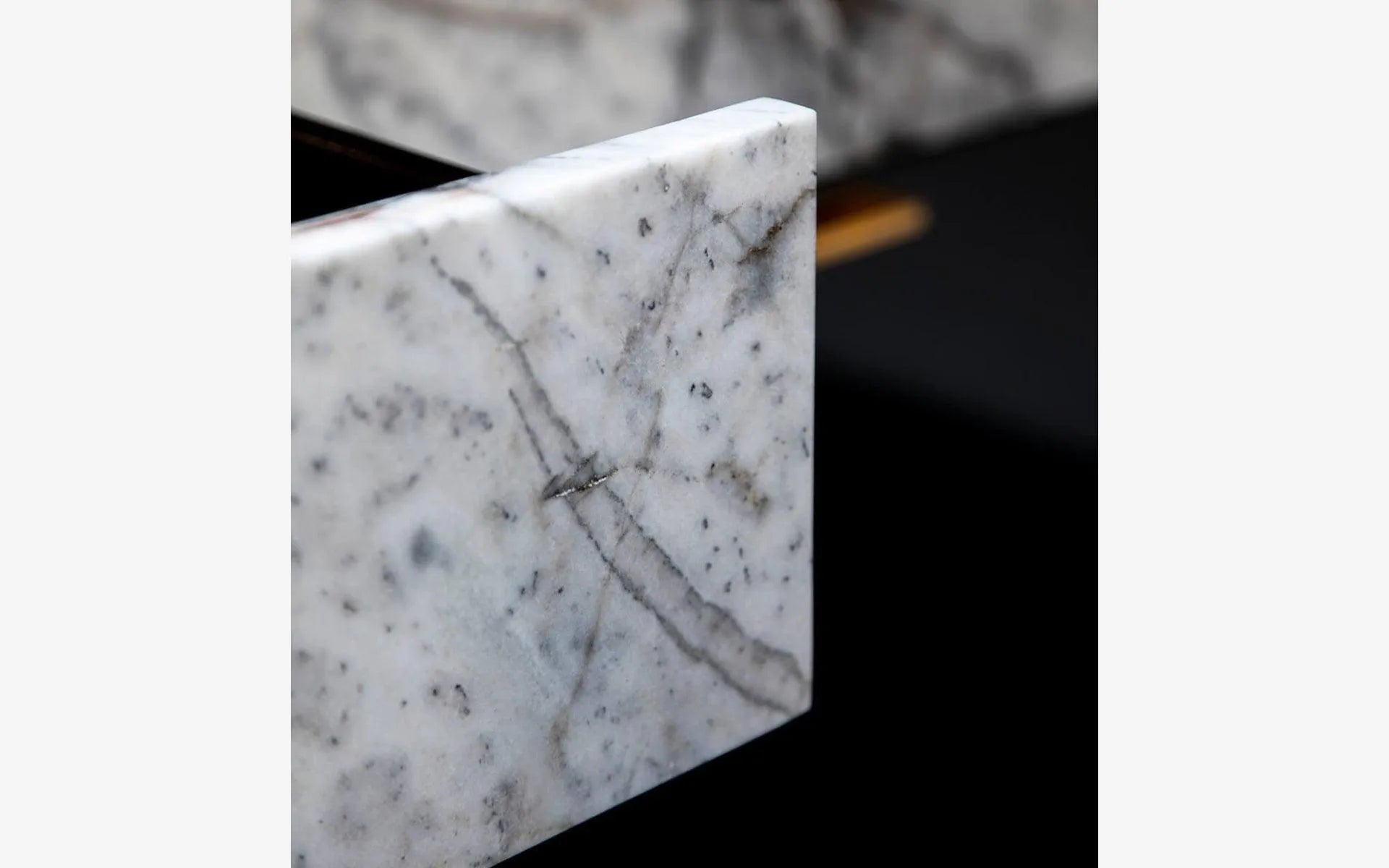 Famed Konsol No:3 Carrara White