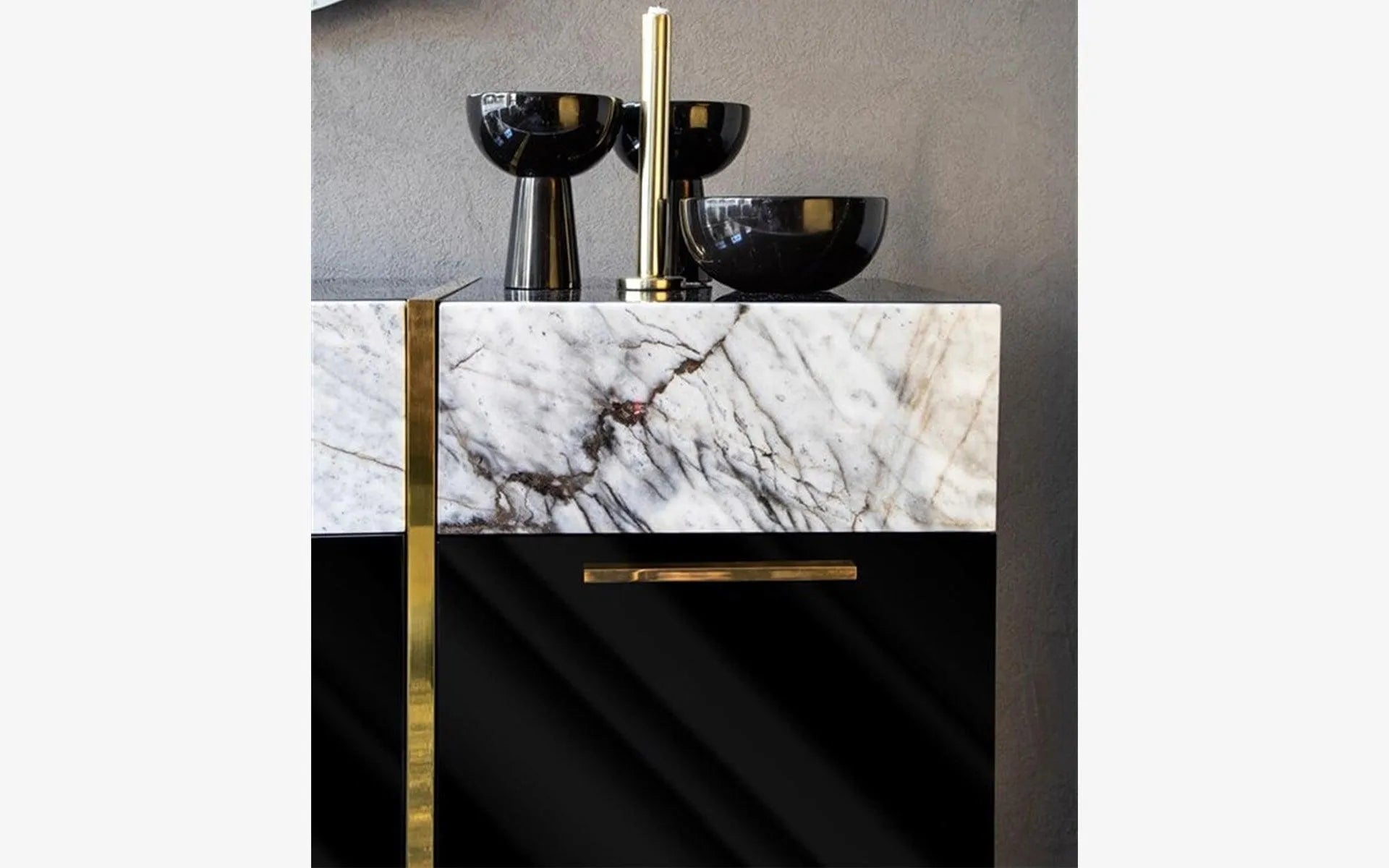 Famed Konsol No:3 Carrara White (Teşhir)