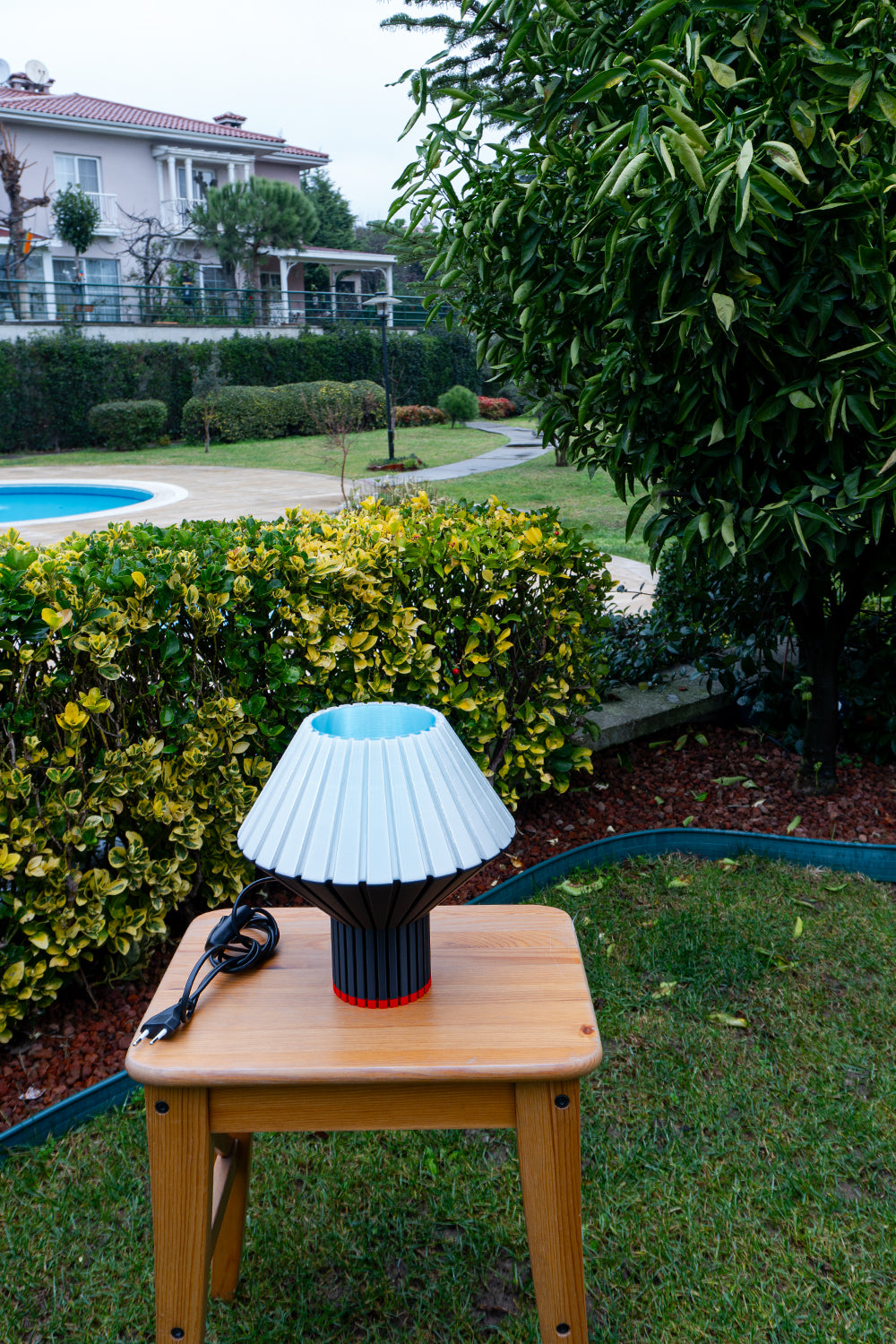 Forme Masa Lambası