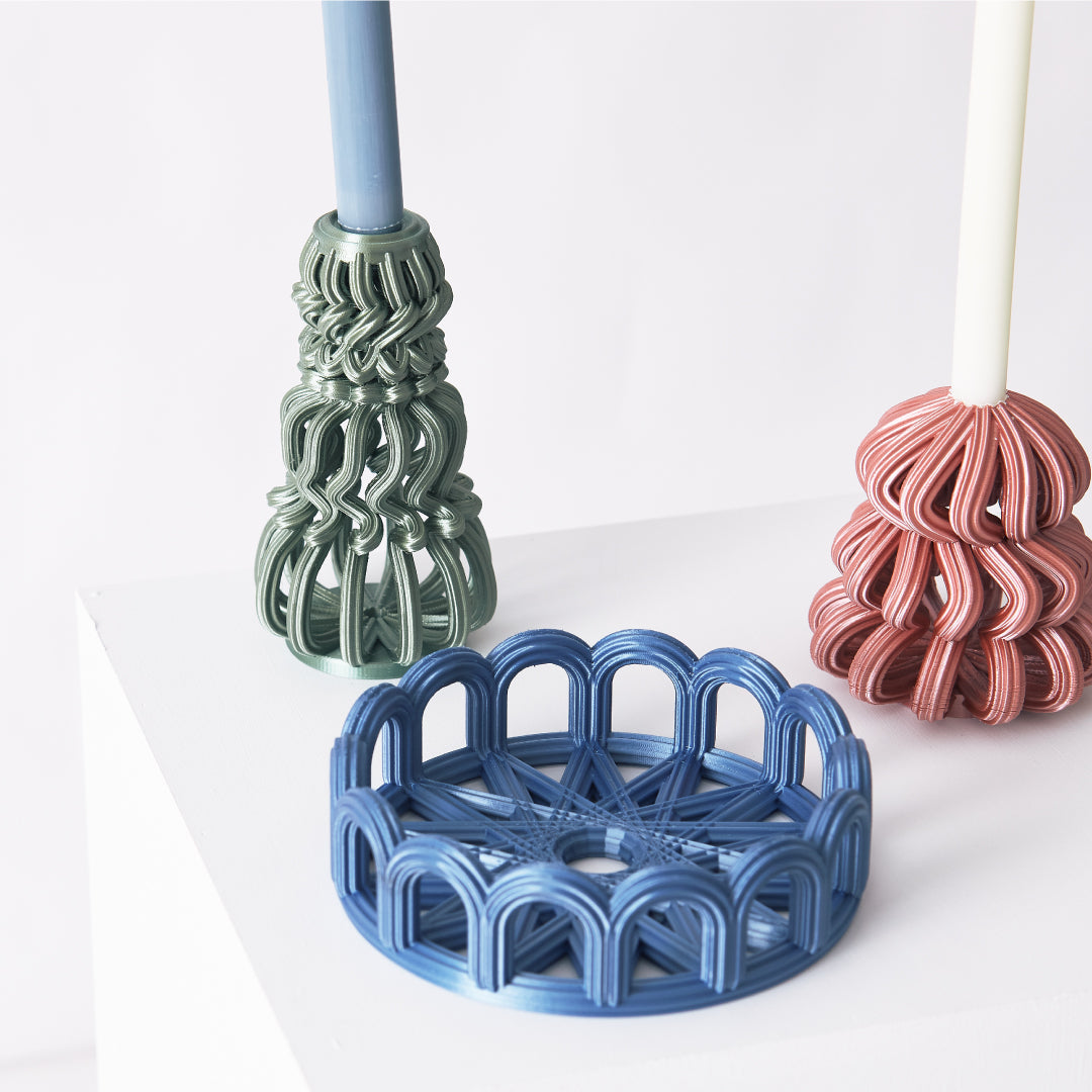 Frosting Loop Candle Holder