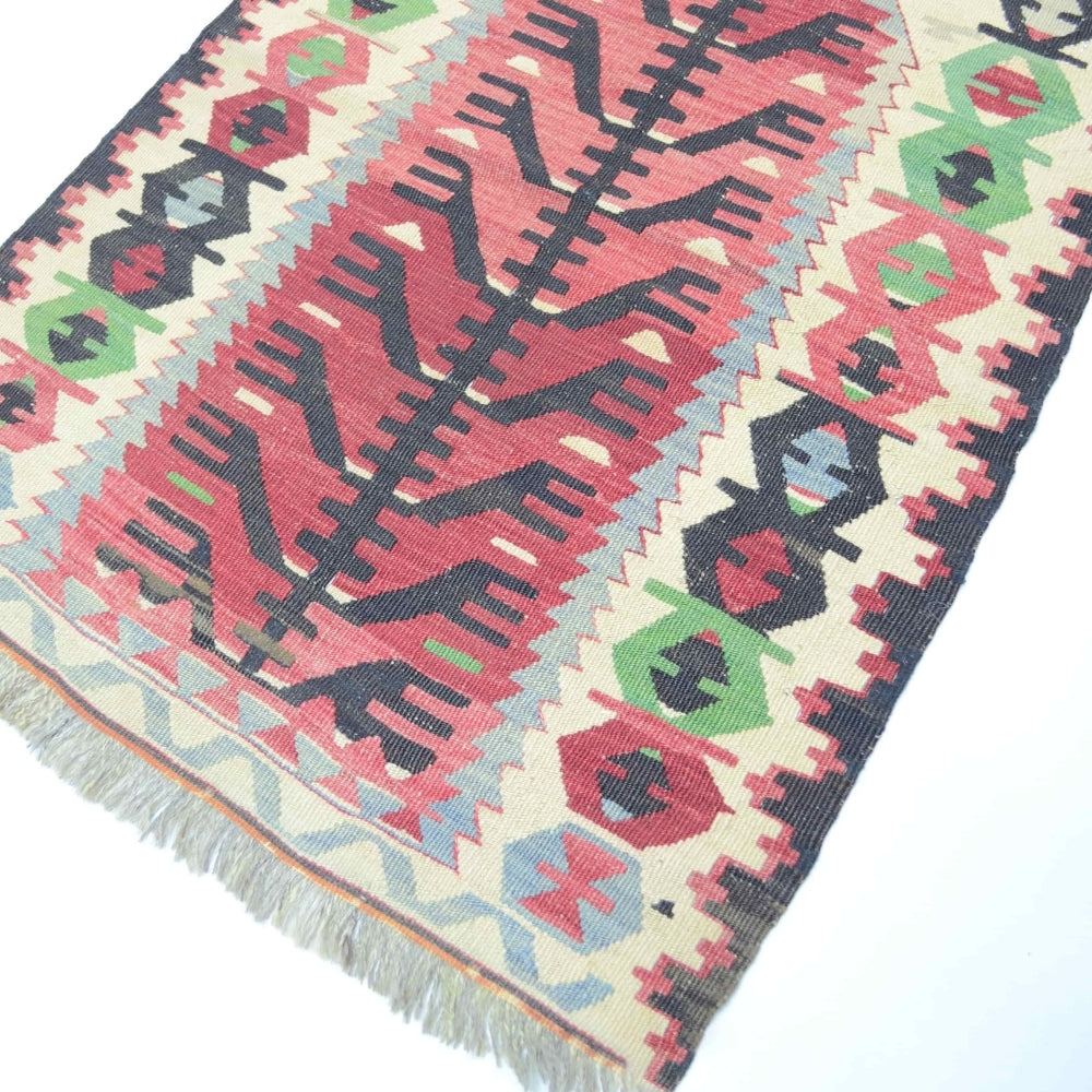 Hayat Ağacı Desenli Uşak Kilim