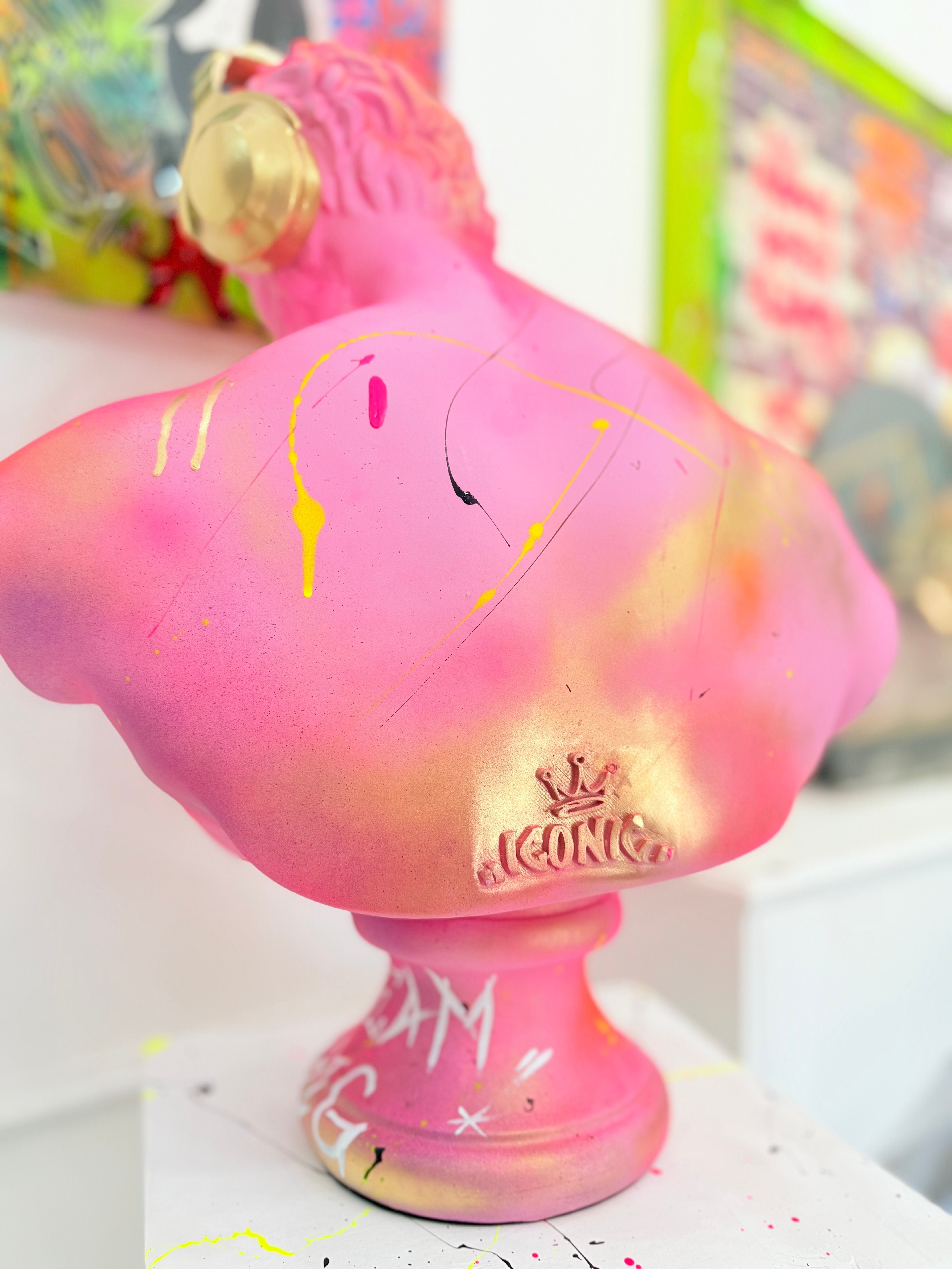 Herkül Monopoly Edition – Altın Kulaklıklı Büyük Boy Graffiti Heykel