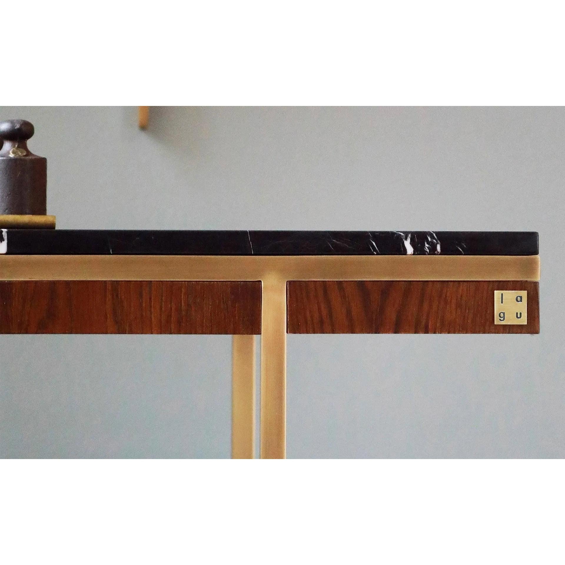 Hidden Dresuar Alexander Black