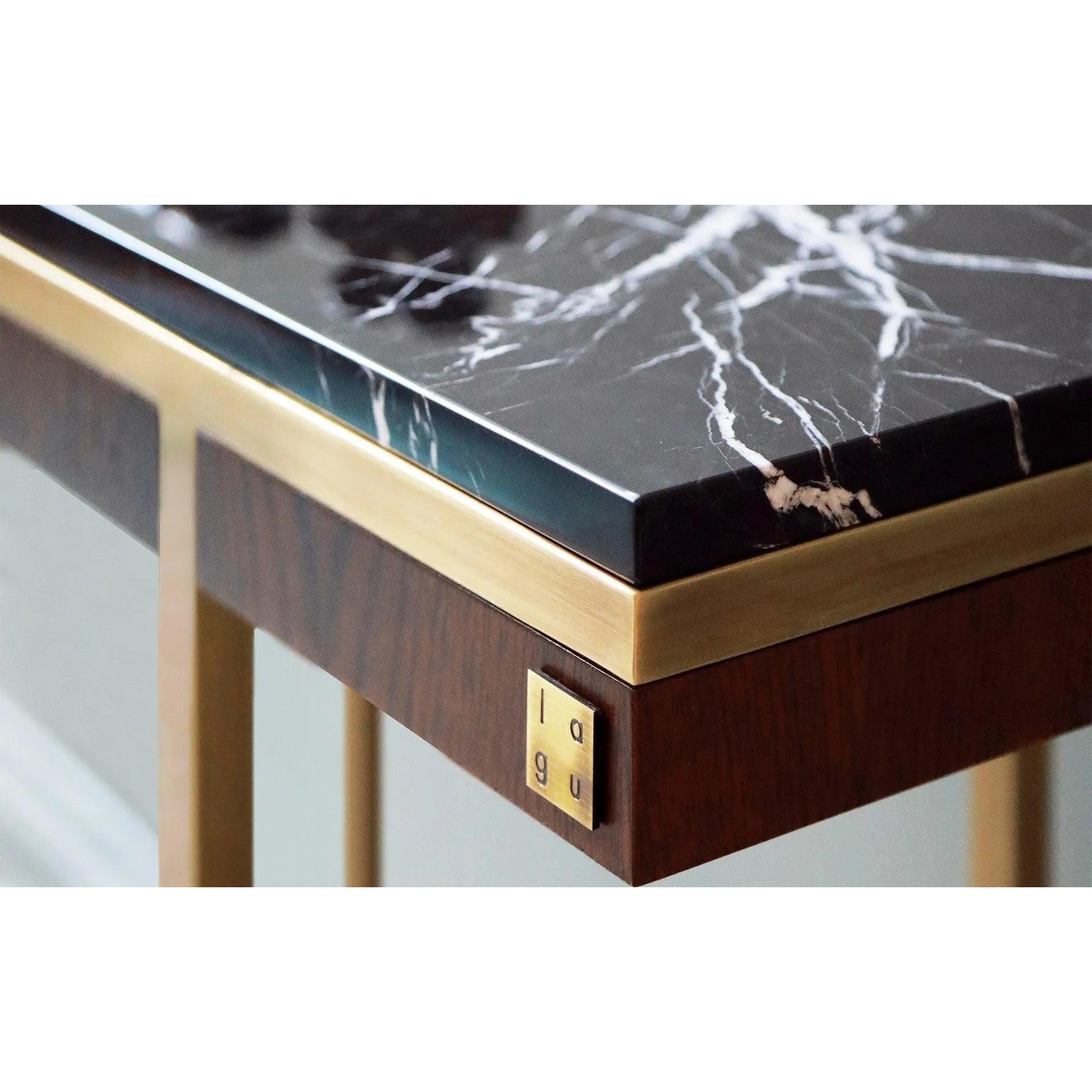 Hidden Dresuar Alexander Black