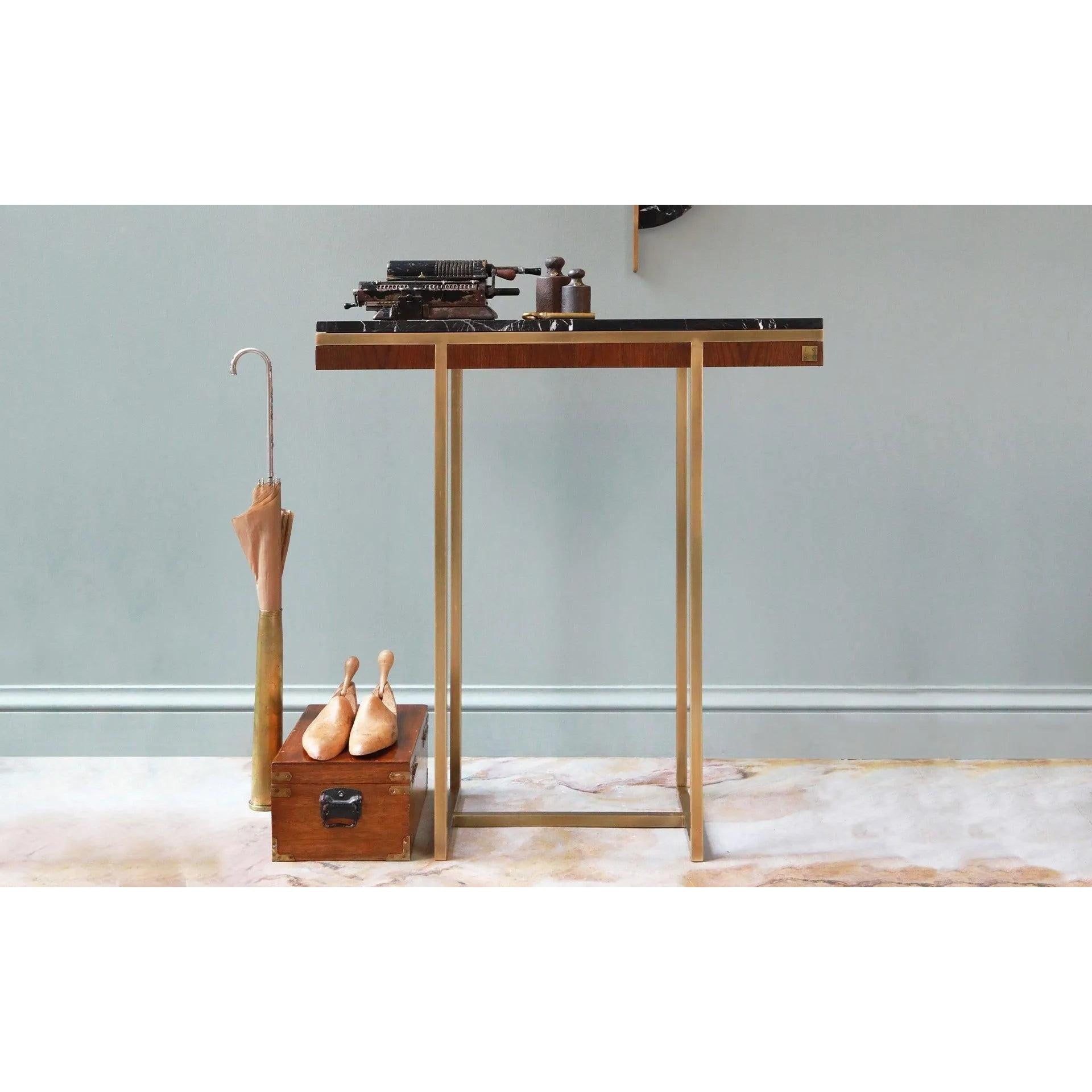 Hidden Dresuar Alexander Black