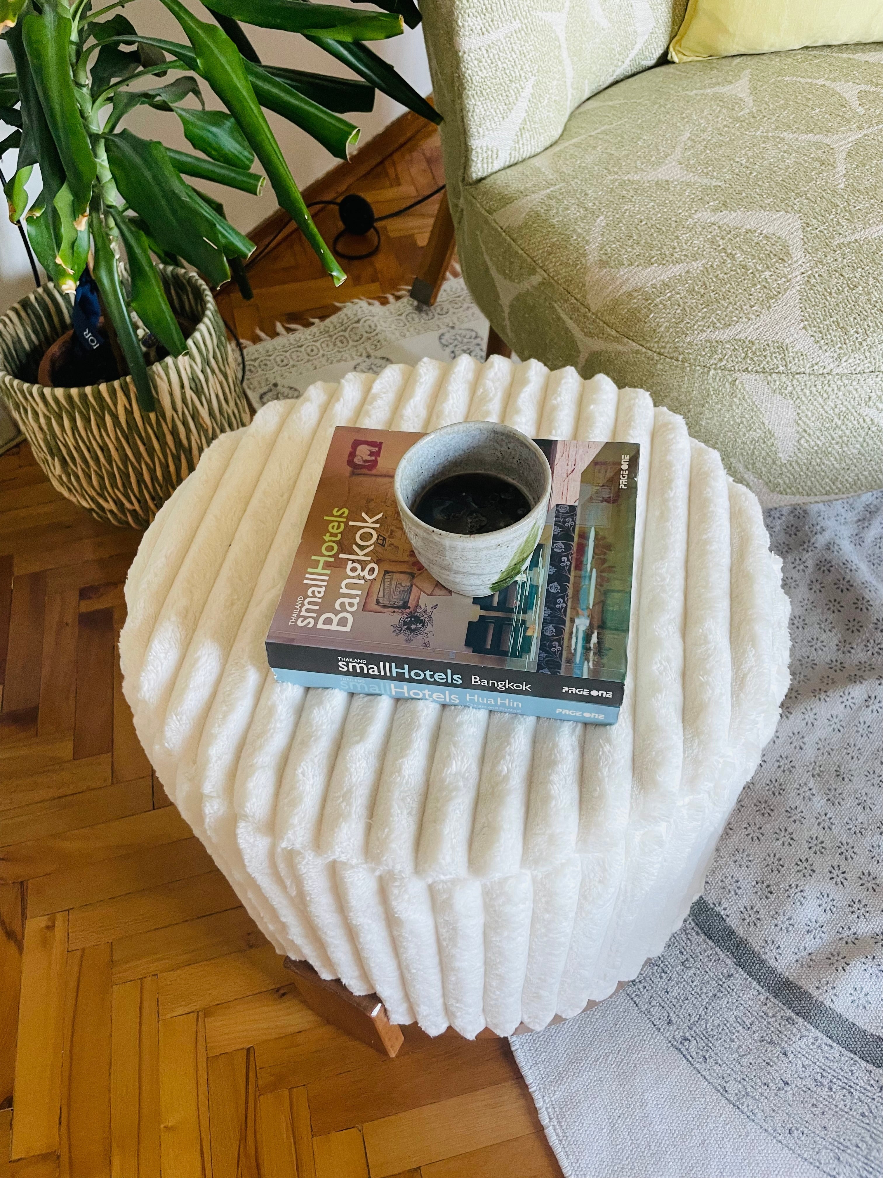 Katsu, Hayvan Dostu Peluş Puf/Tabure