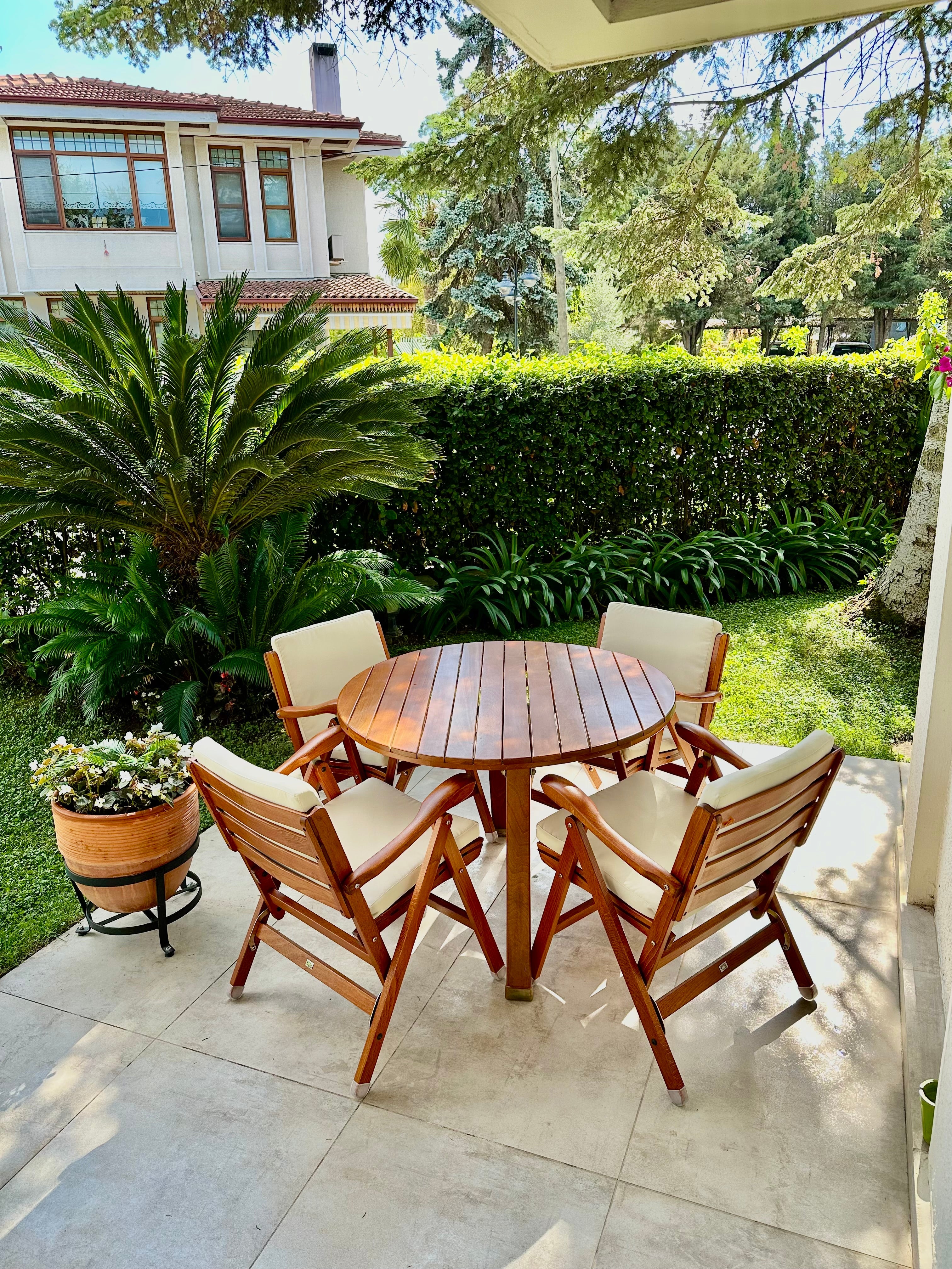 Raquetti Minderli Koltuk