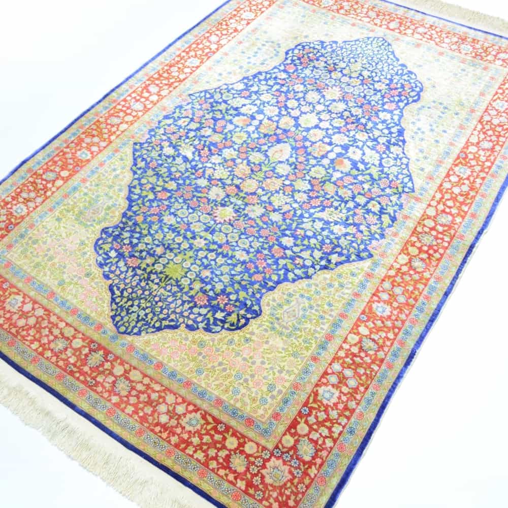 İpekten El Dokuma Çeşmi Bülbül Desenli Hereke Halısı 108X164 Cm
