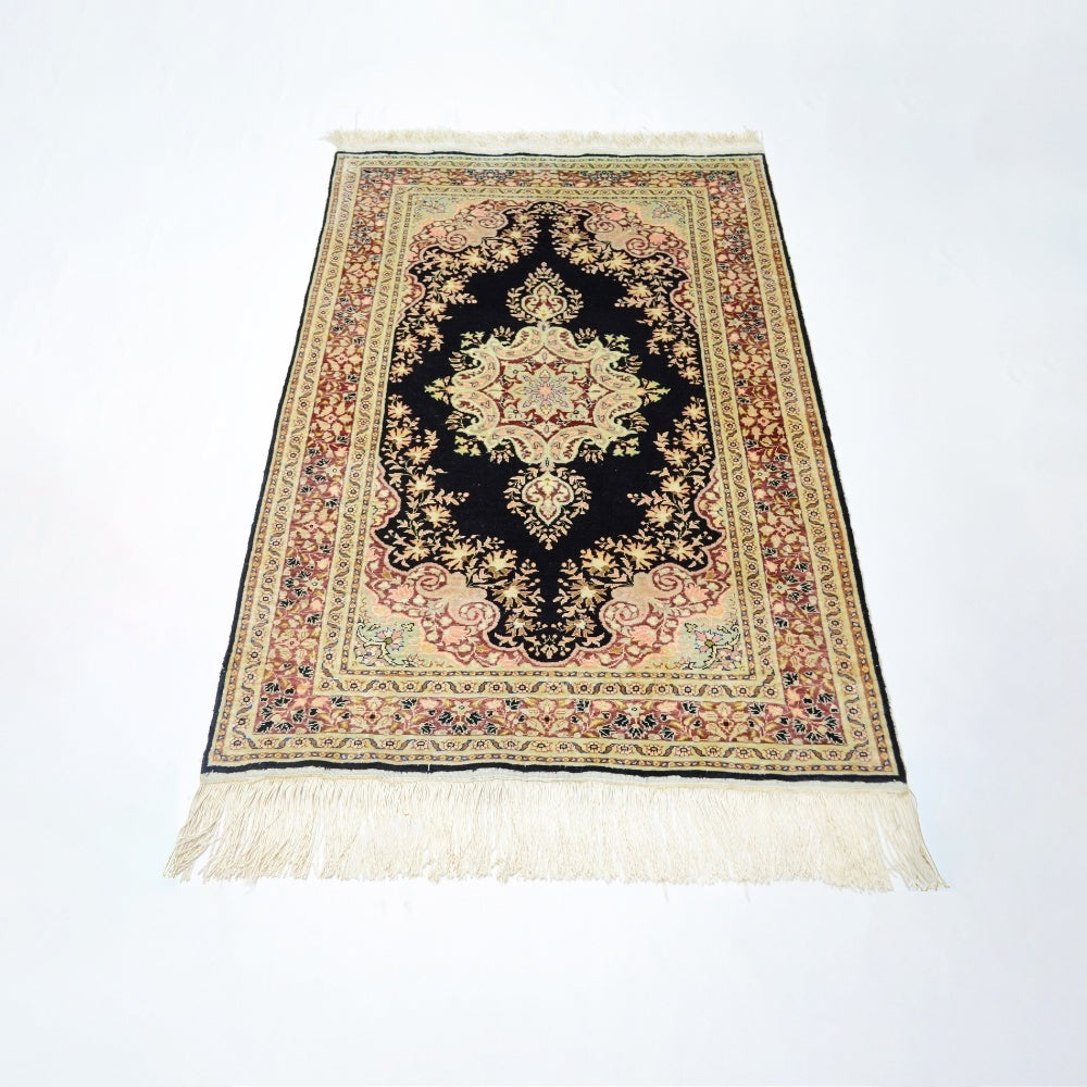 İpekten El Dokuma Madalyonlu Model Kayseri Halısı 80x116 cm-Kilim & Halı-KilimCo-NowShopFun