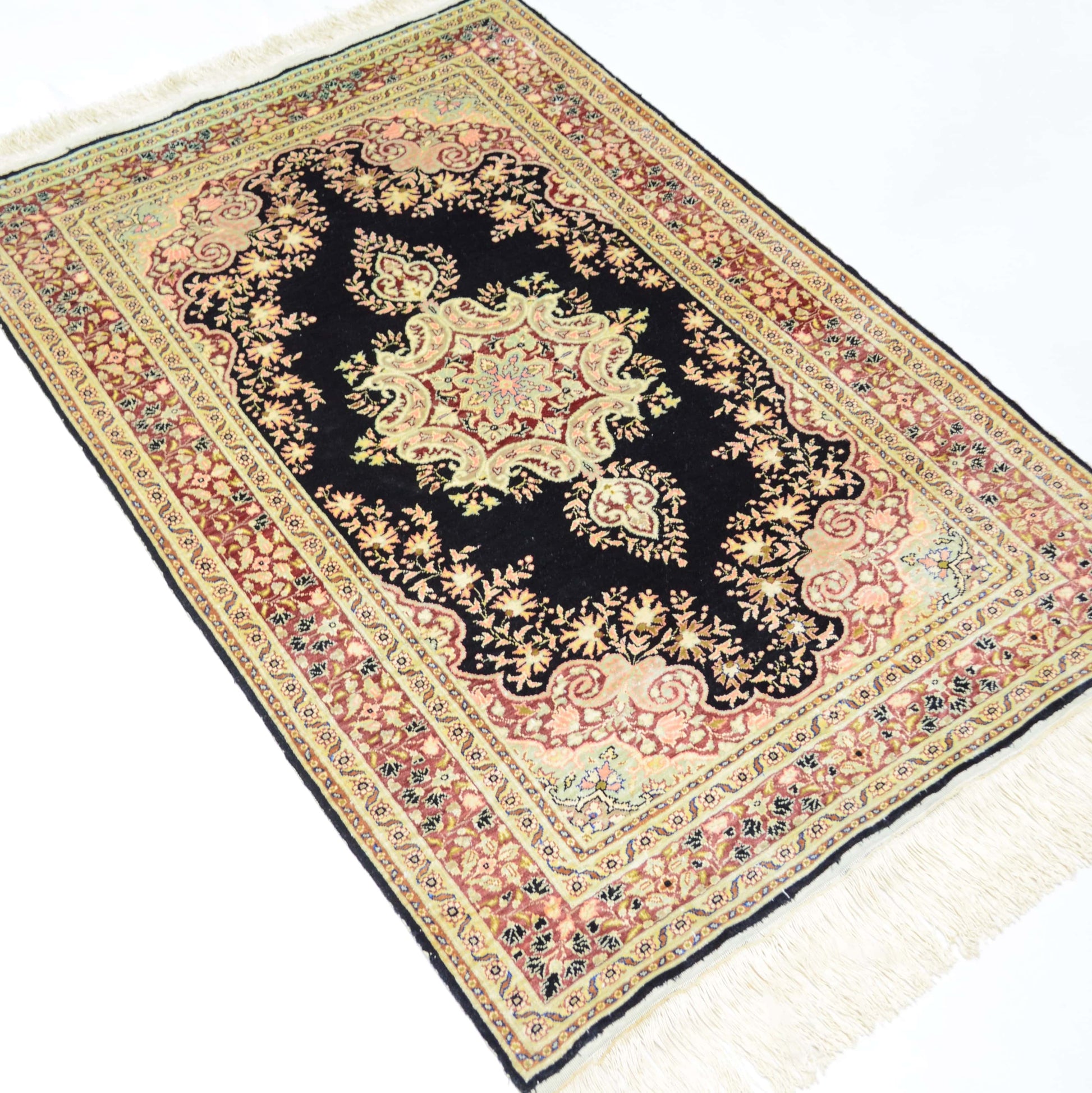 İpekten El Dokuma Madalyonlu Model Kayseri Halısı 80x116 cm-Kilim & Halı-KilimCo-NowShopFun