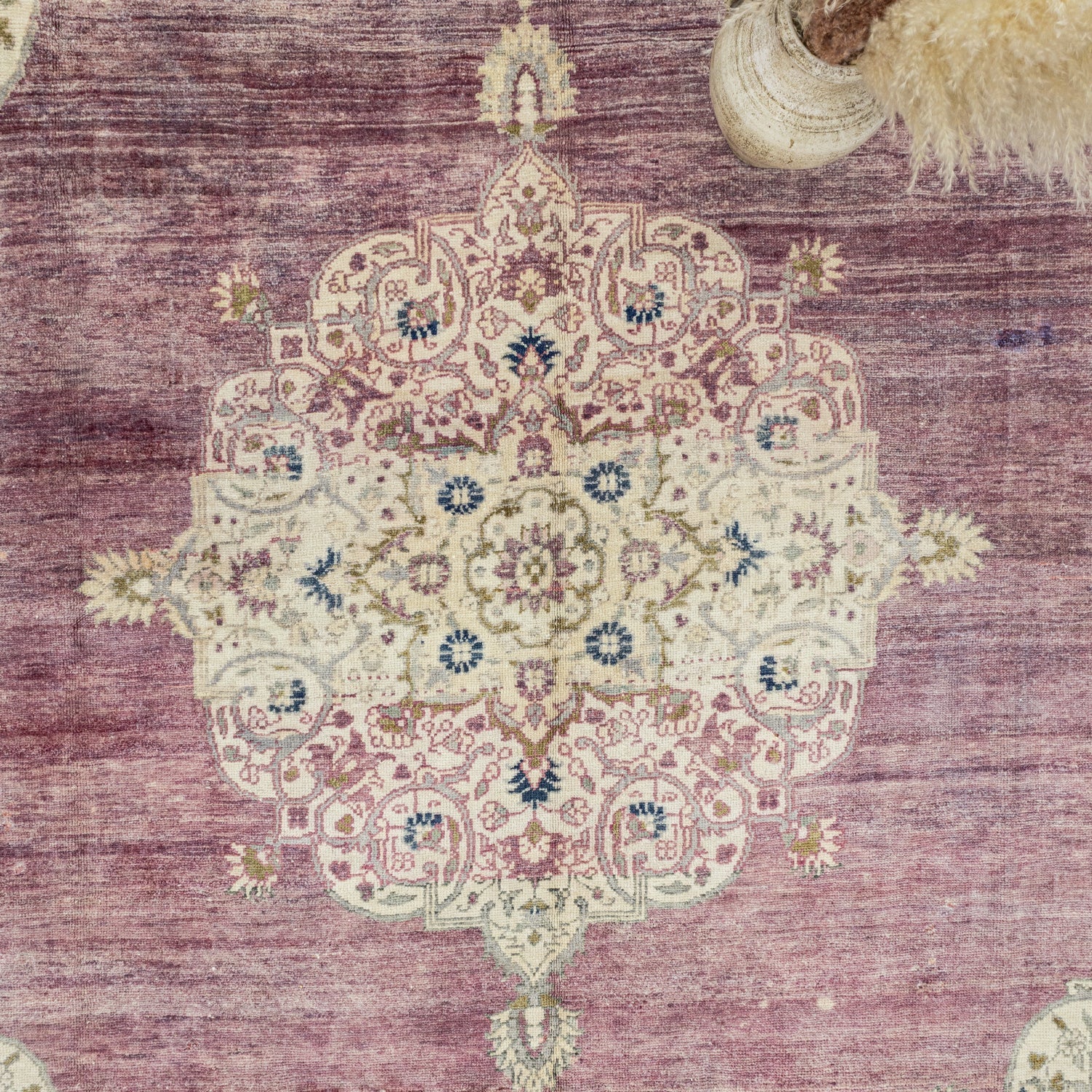 İynem Madalyon Desenli El Dokuma Halı 266x350 cm