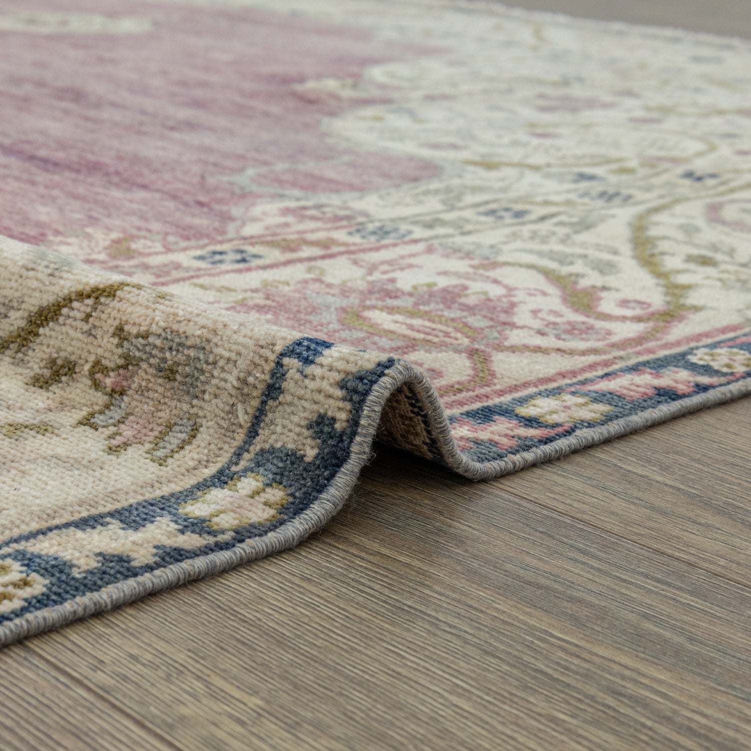 İynem Madalyon Desenli El Dokuma Halı 266x350 cm