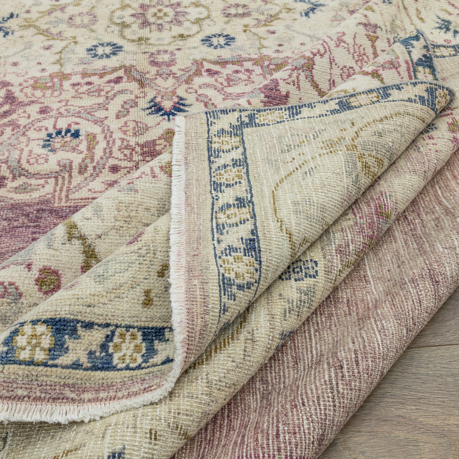 İynem Madalyon Desenli El Dokuma Halı 266x350 cm