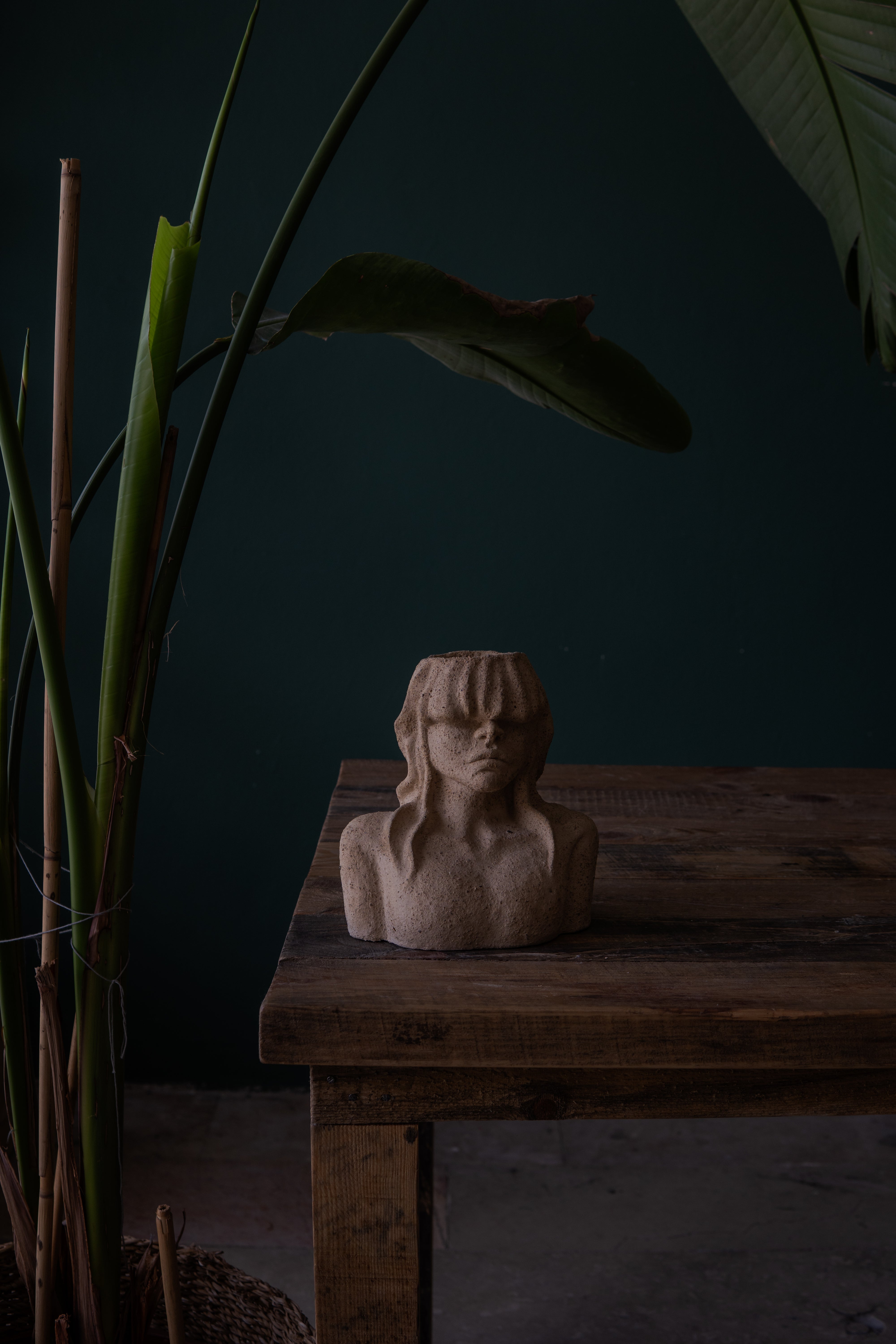 Kahküllü Seramik Heykel Doğal Bej Ton Büst