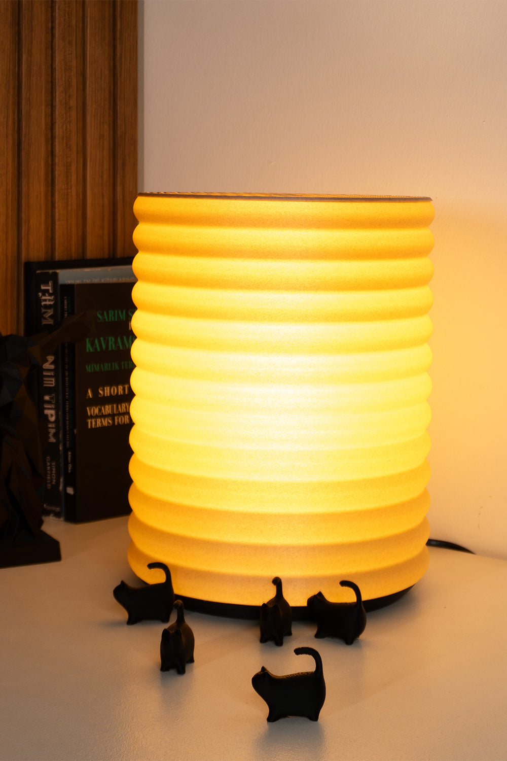 Kaia Ahşap Yer Lambası