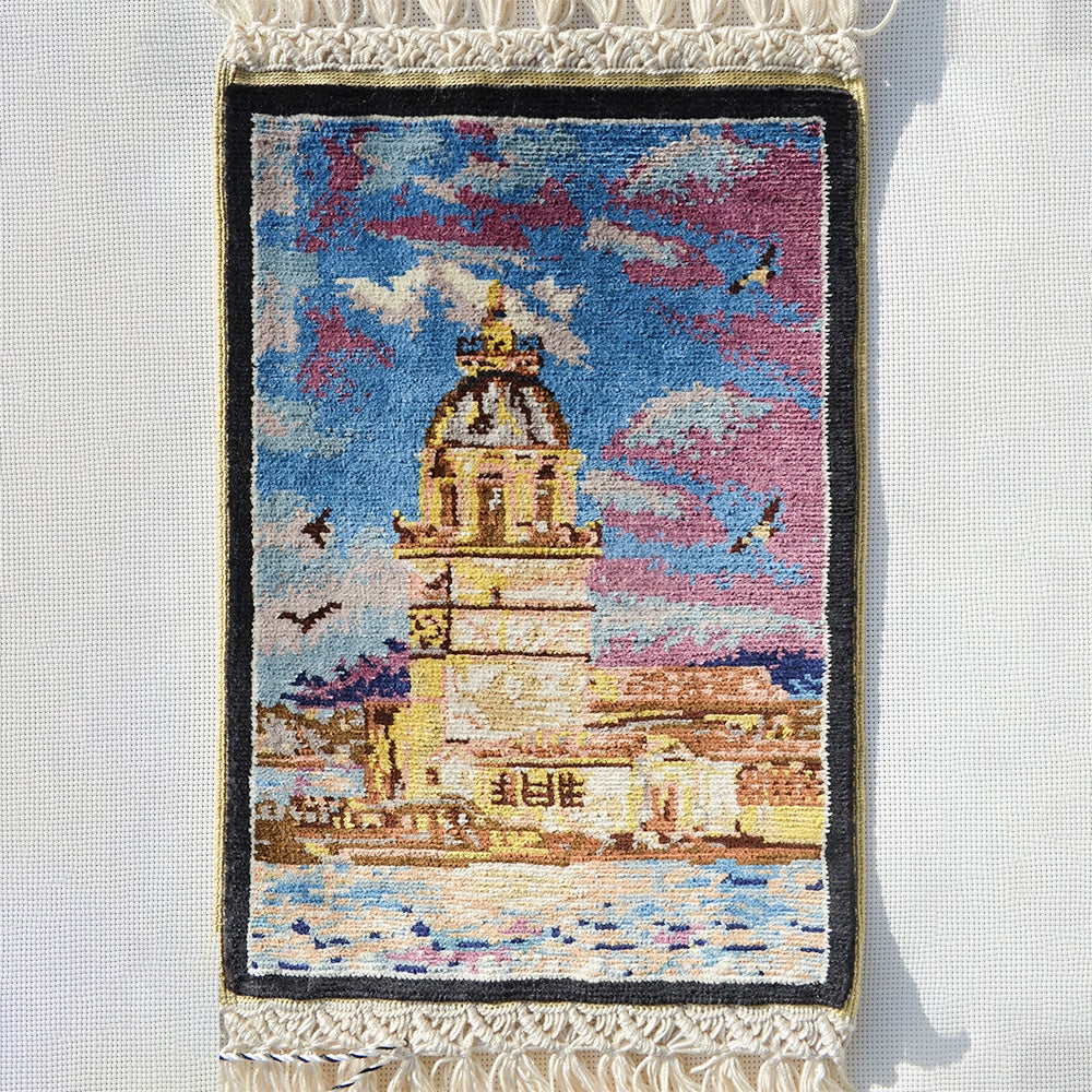 Kız Kulesi Desenli Saf İpek El Dokuma Duvar Halısı (13x19 cm)