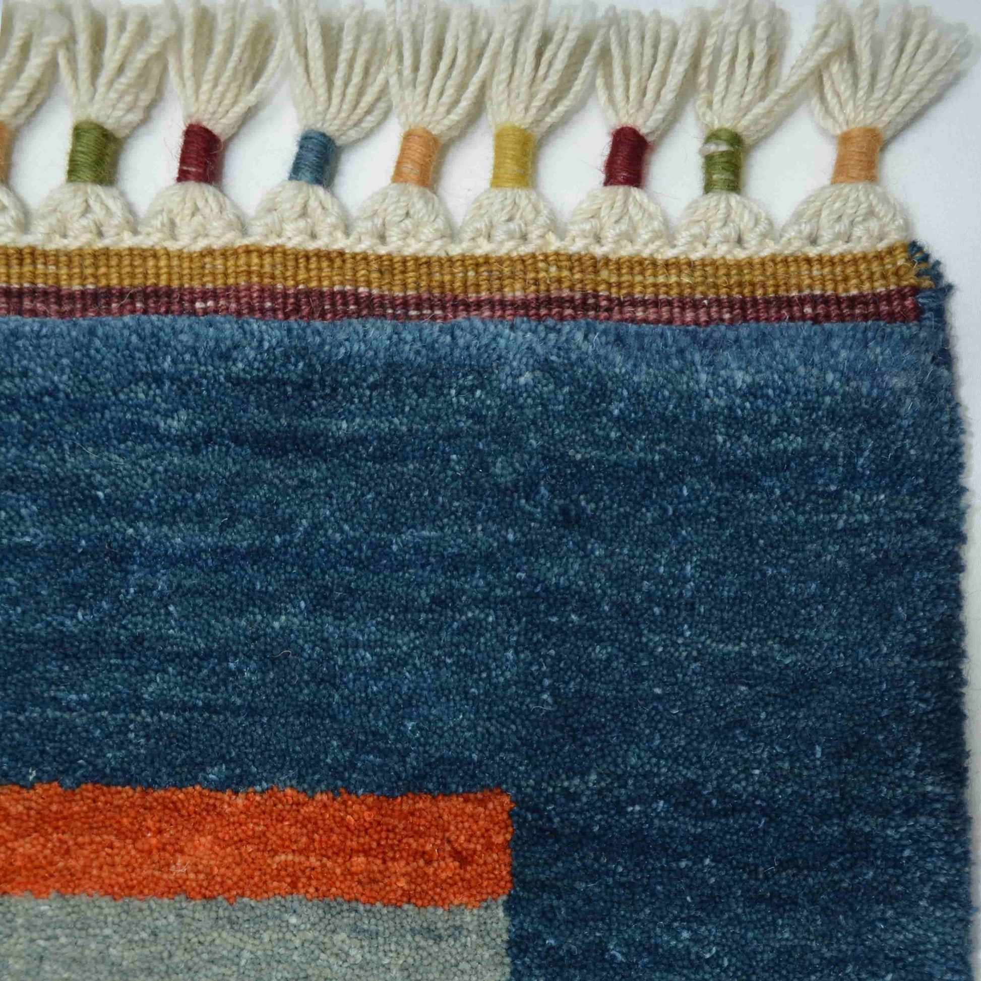 Yünden El Dokuma Tribal Halı