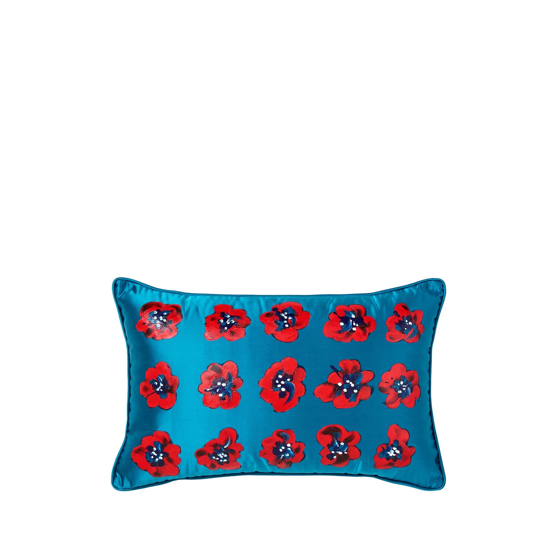 Kırmızı Çiçek Desenli El Boyaması Mavi İpek Kırlent