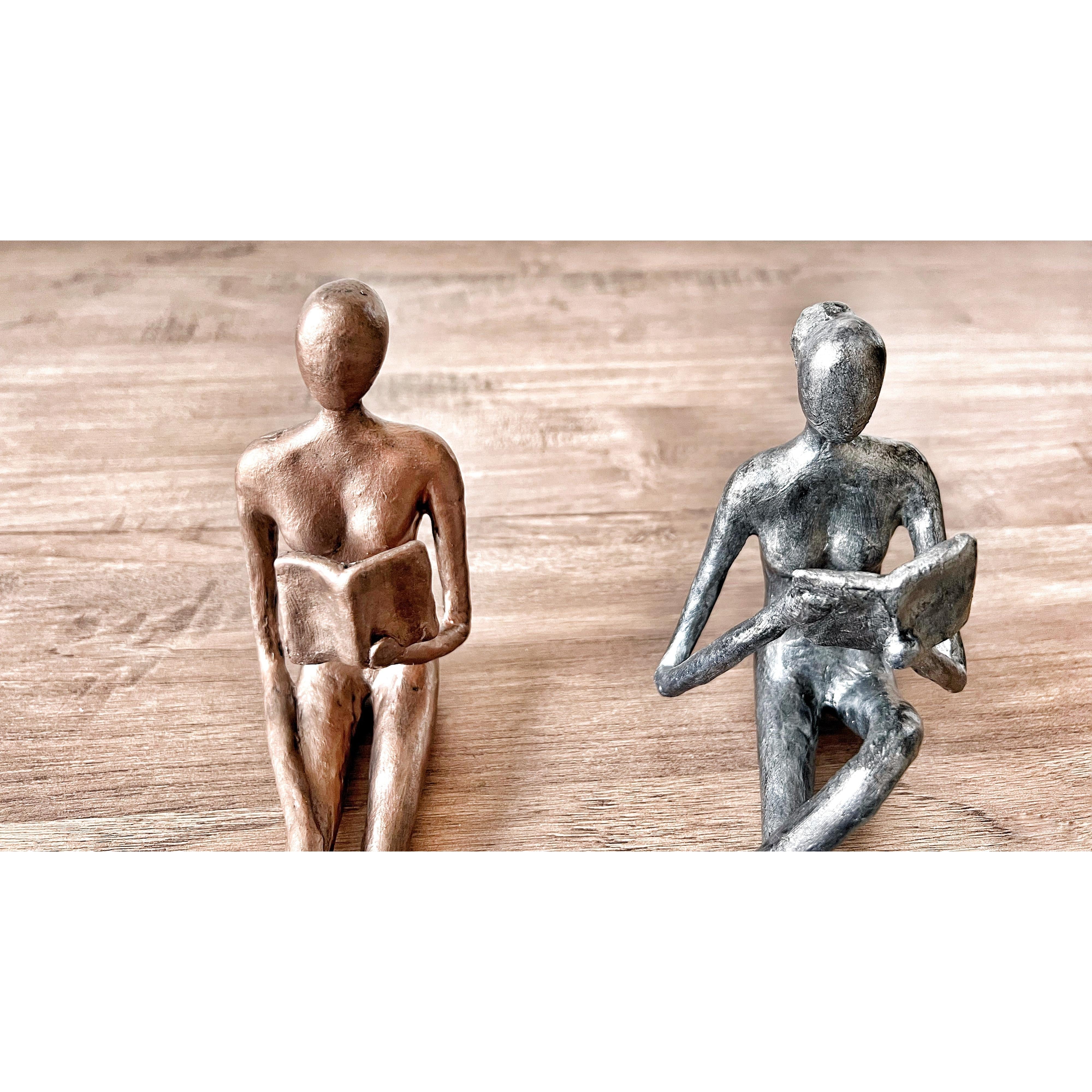 Kitap Okuyan Kadın Heykel