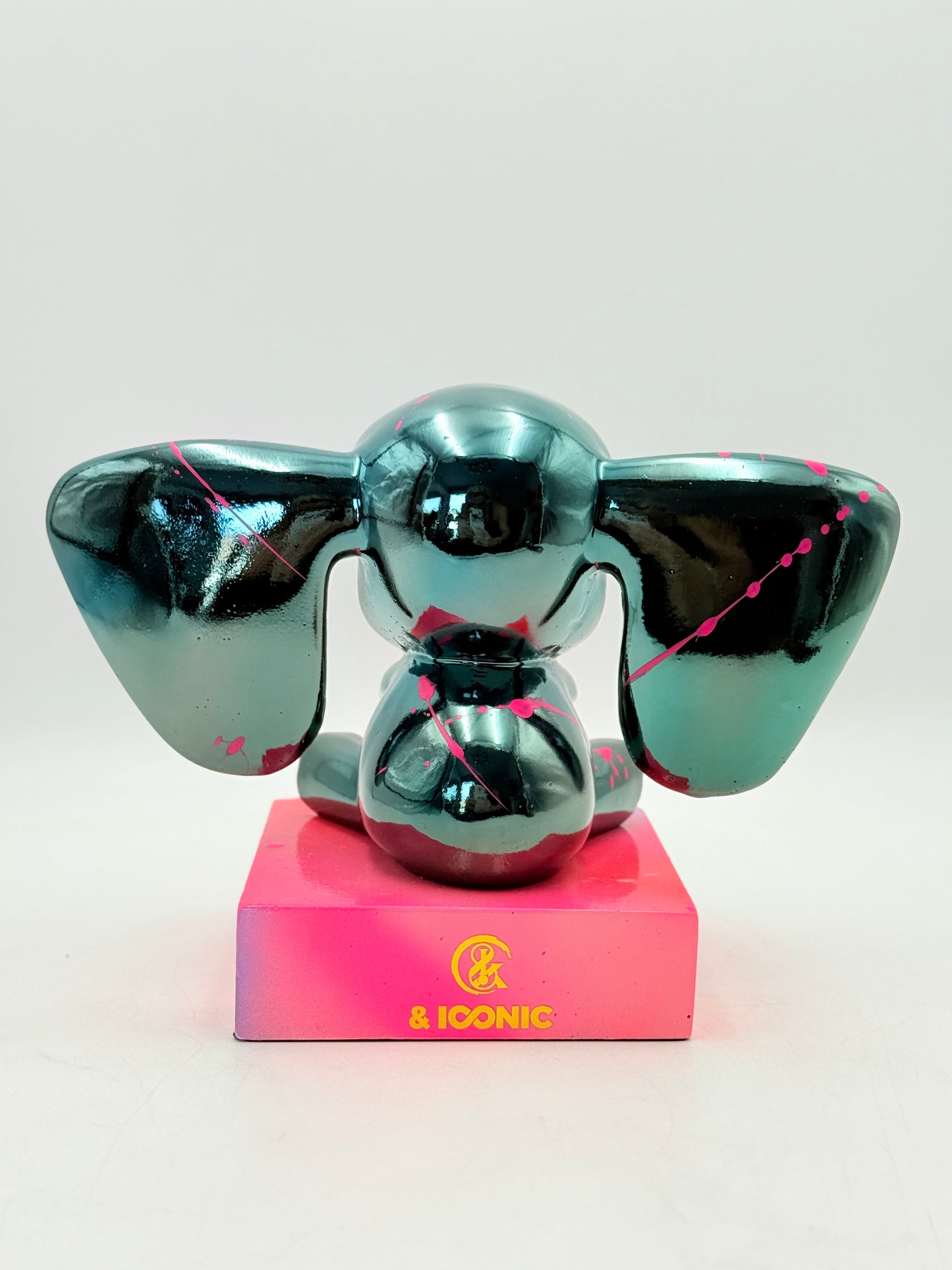 Koyu Mavi Krom Oturan Fil Heykeli