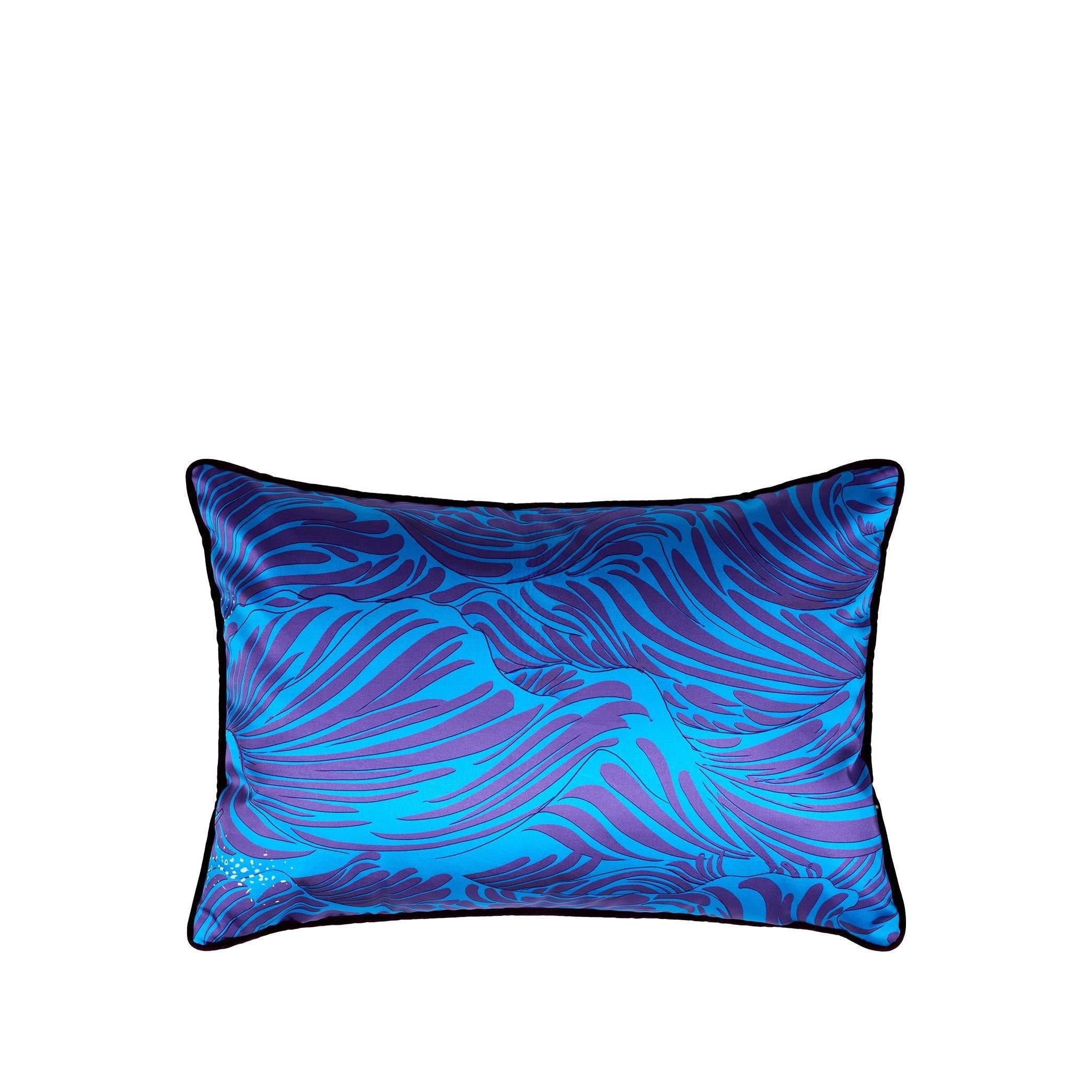 Koyu Mavi Saten Dalga Desenli Kırlent