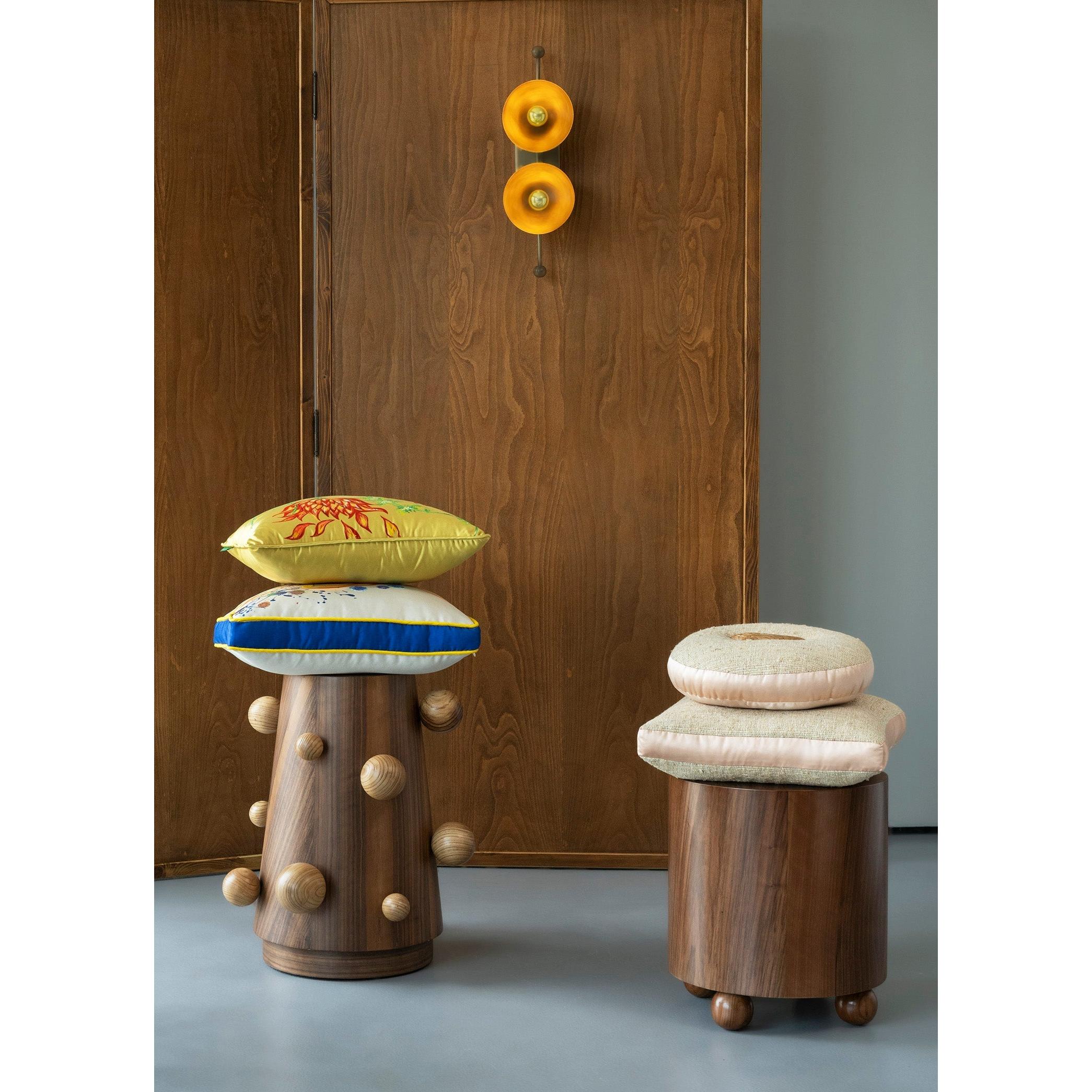 Küre Detaylı Ahşap Yan Sehpa