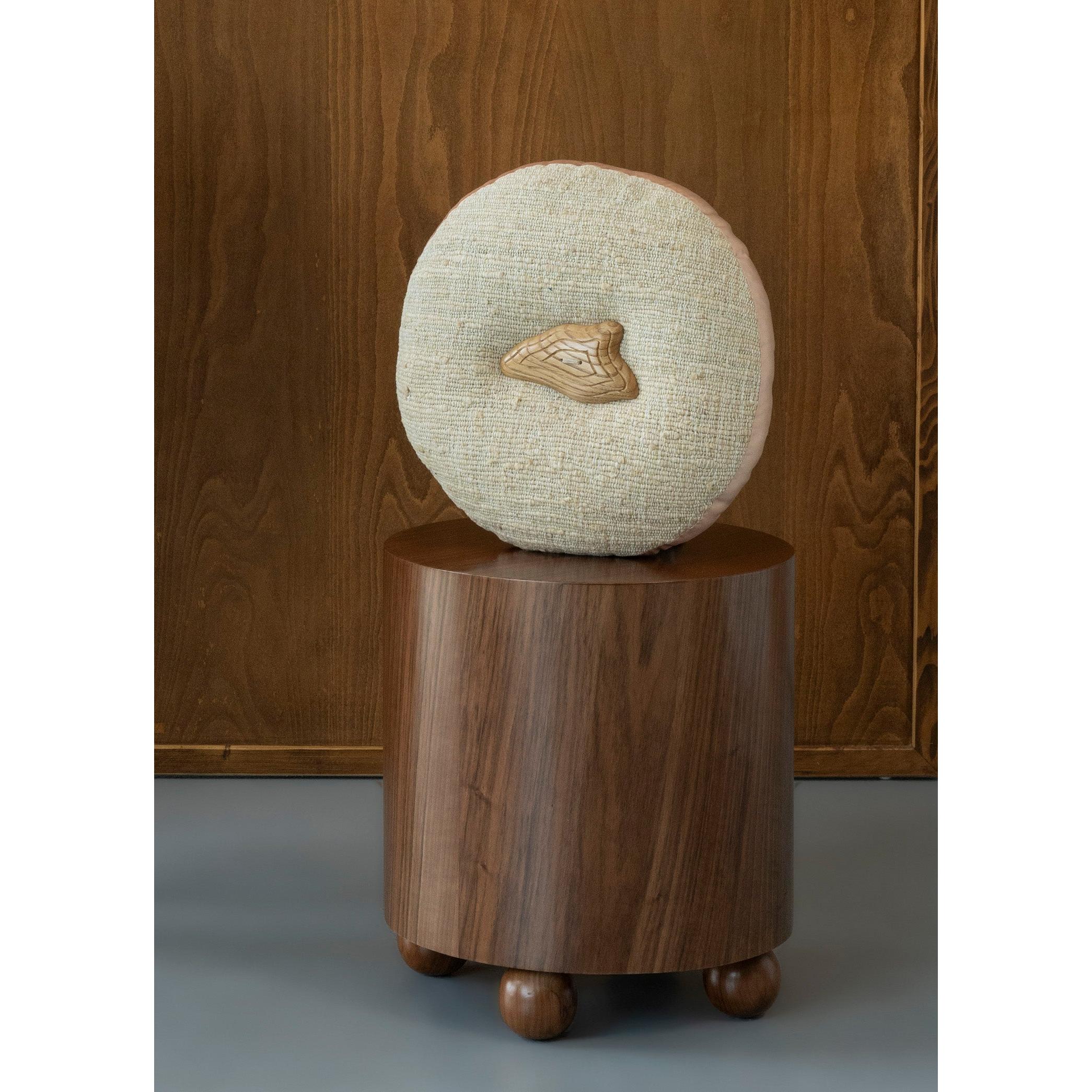 Küre Detaylı Ahşap Yan Sehpa