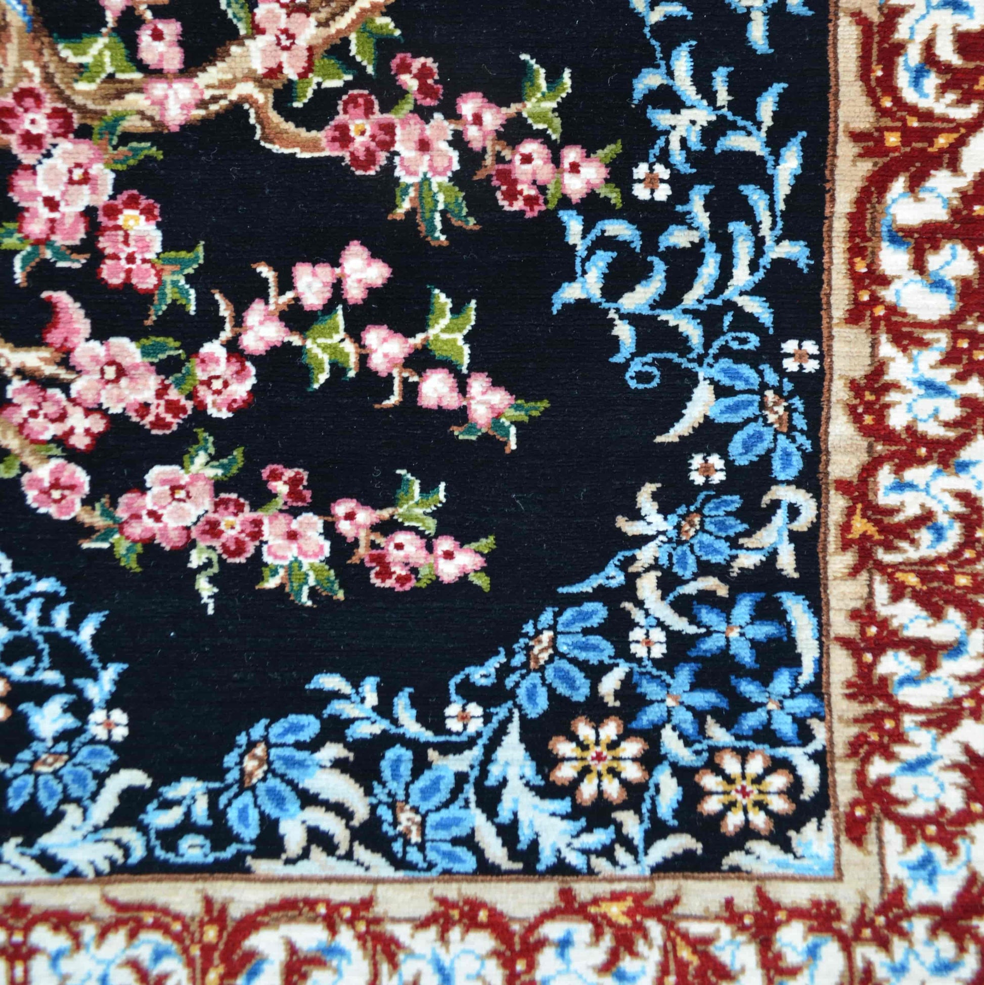 Kuş Motifli Saf İpek El Dokuma Duvar Halısı (50x77 Cm)