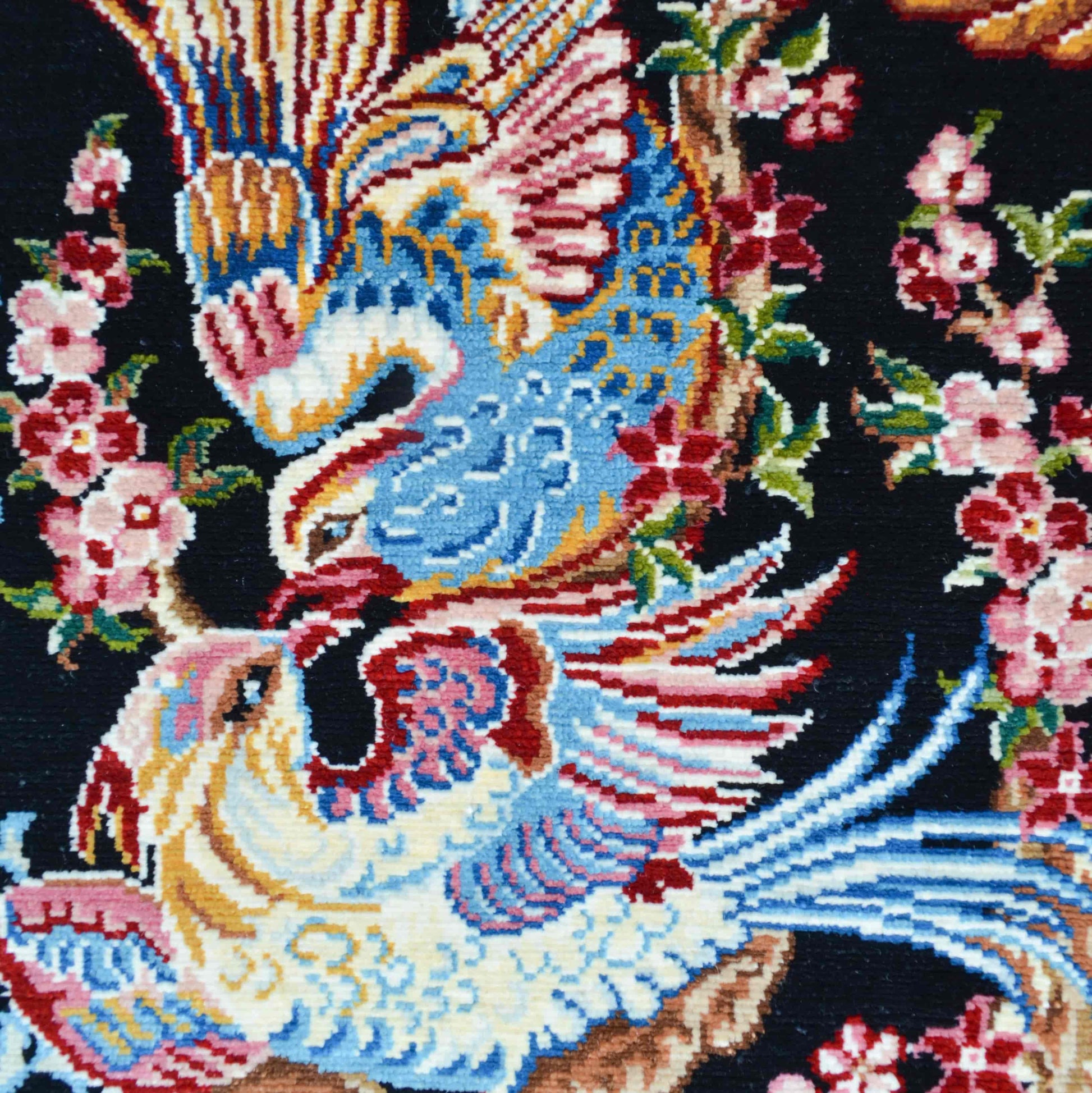 Kuş Motifli Saf İpek El Dokuma Duvar Halısı (50x77 Cm)