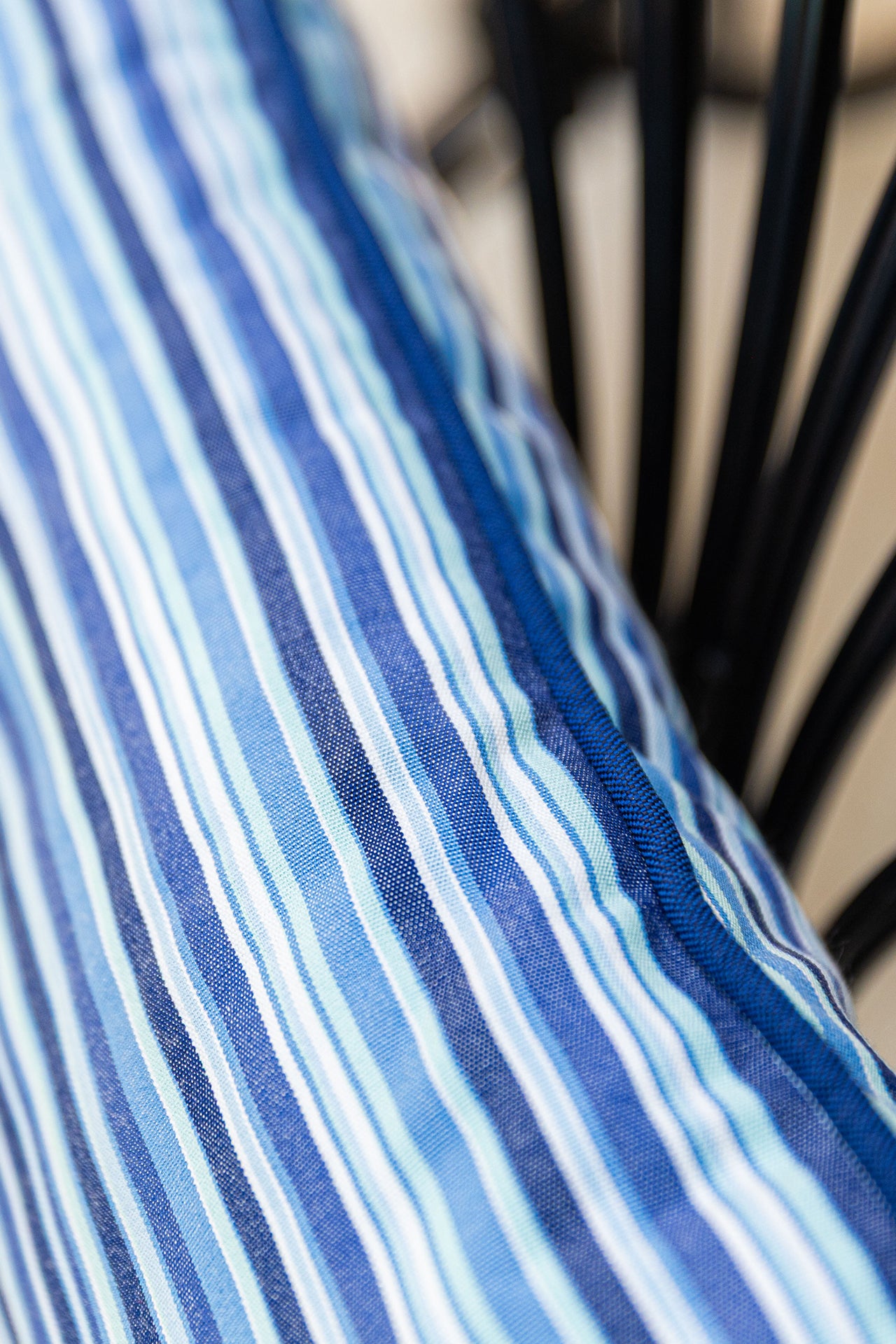 Lacivert Çizgili Outdoor Kırlent