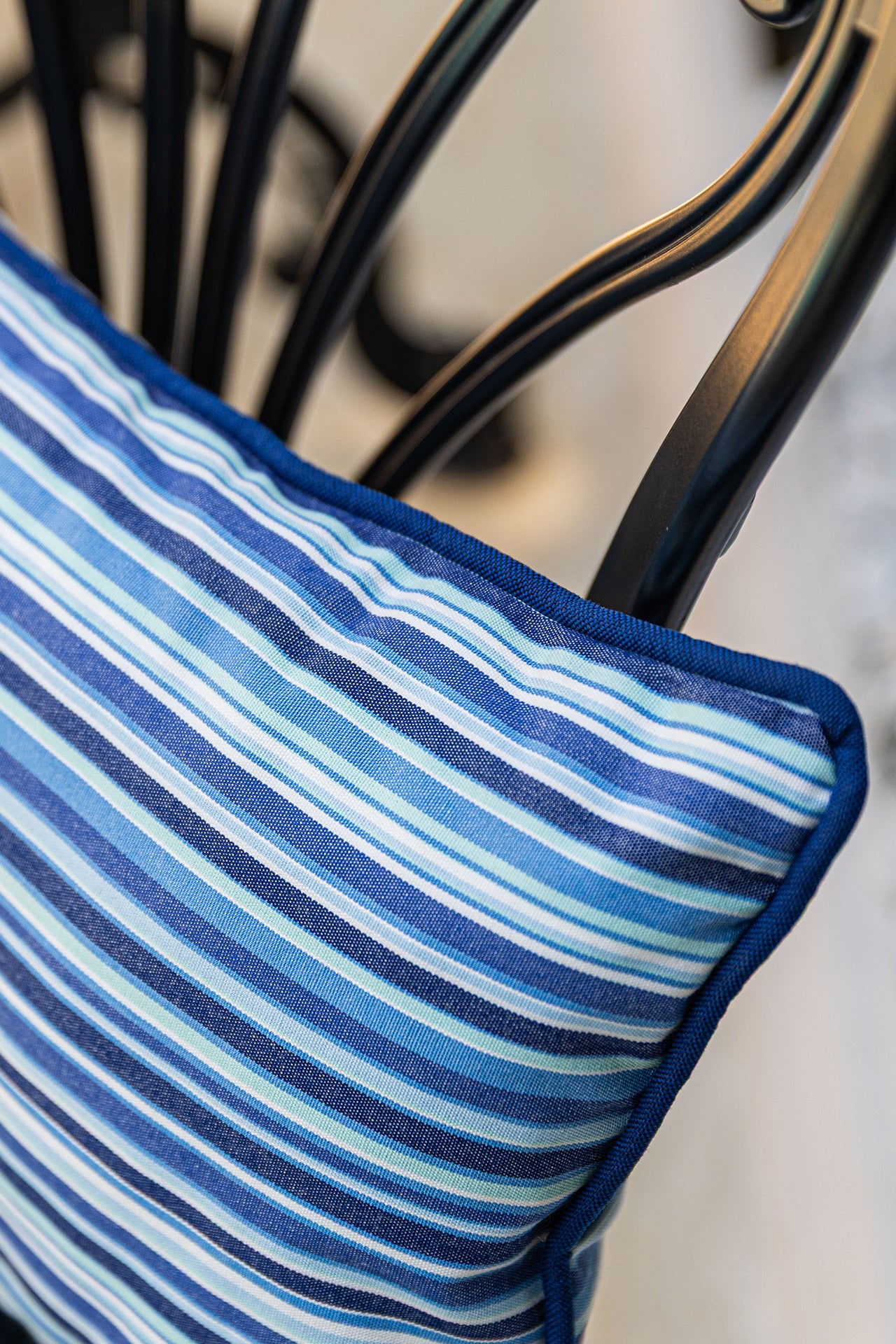 Lacivert Çizgili Outdoor Kırlent