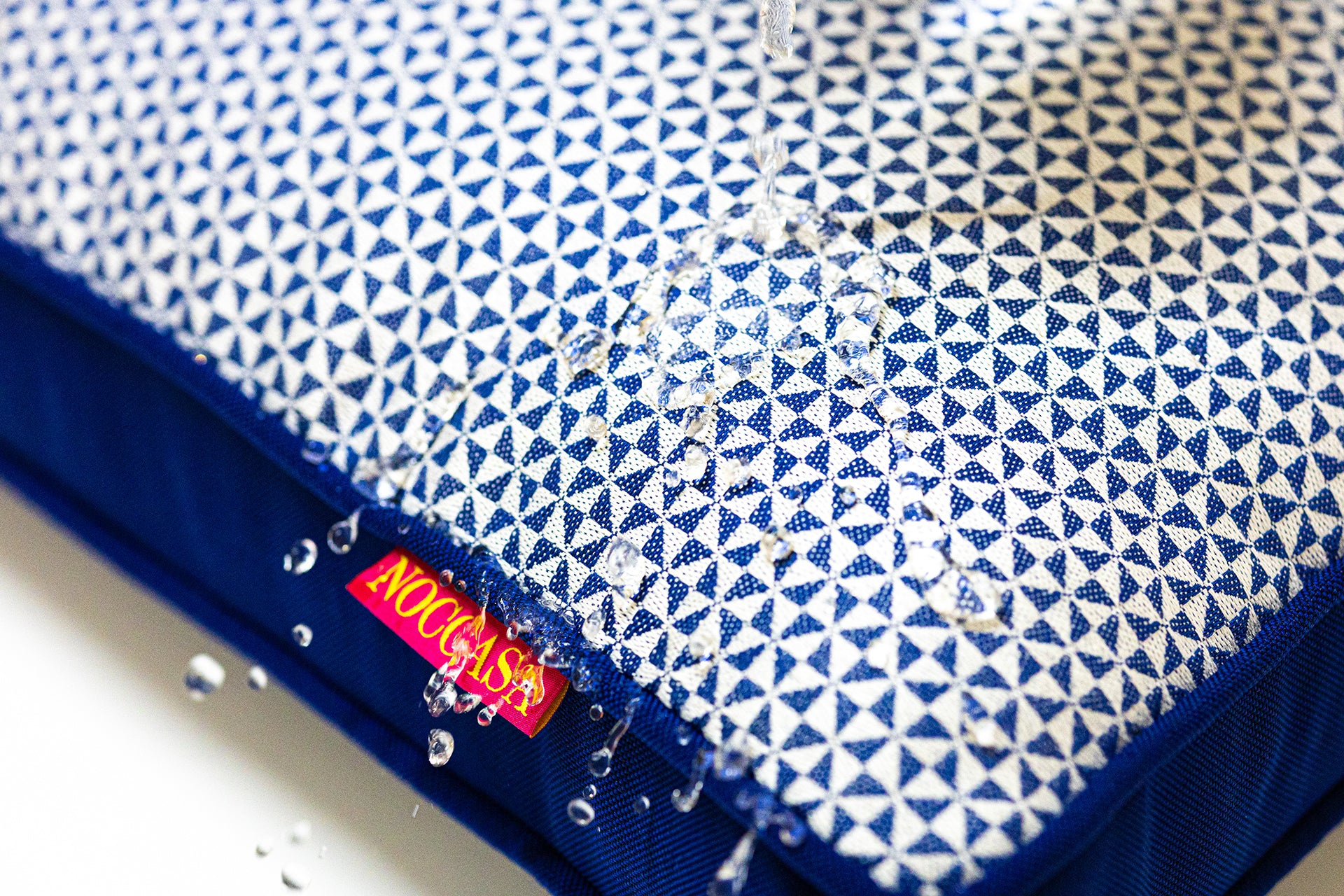 Lacivert Geometrik Desenli Outdoor Kırlent