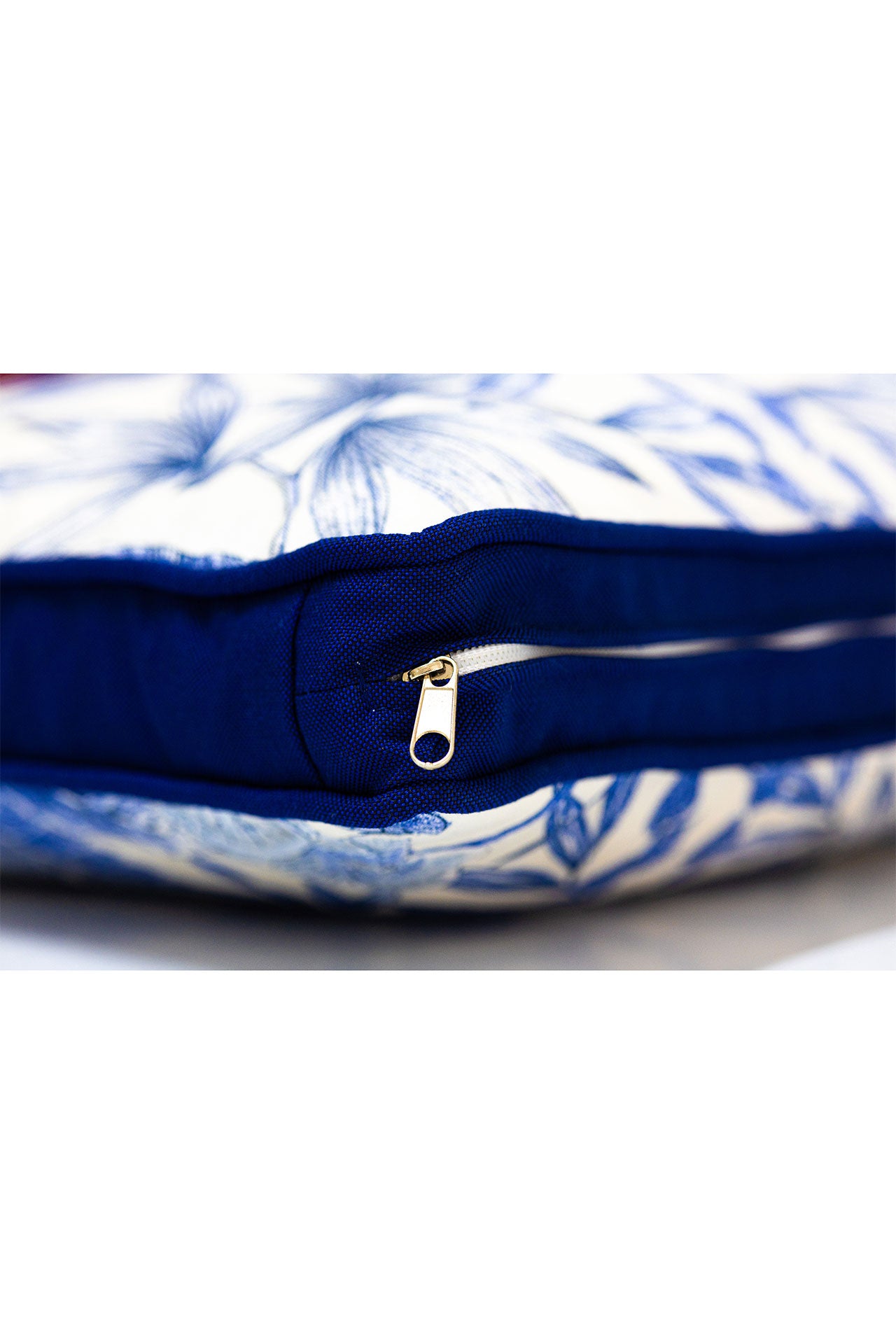 Lacivert Yaprak Desenli Outdoor Kırlent