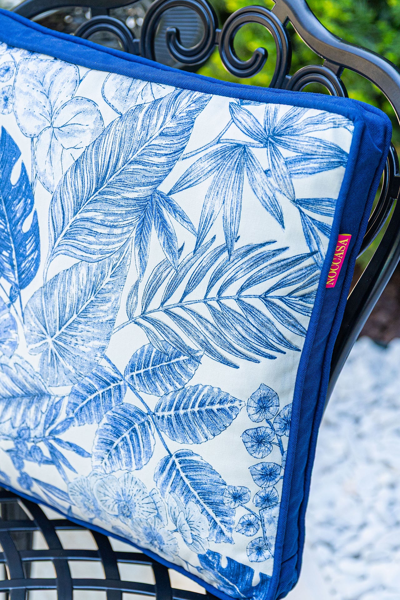 Lacivert Yaprak Desenli Outdoor Kırlent